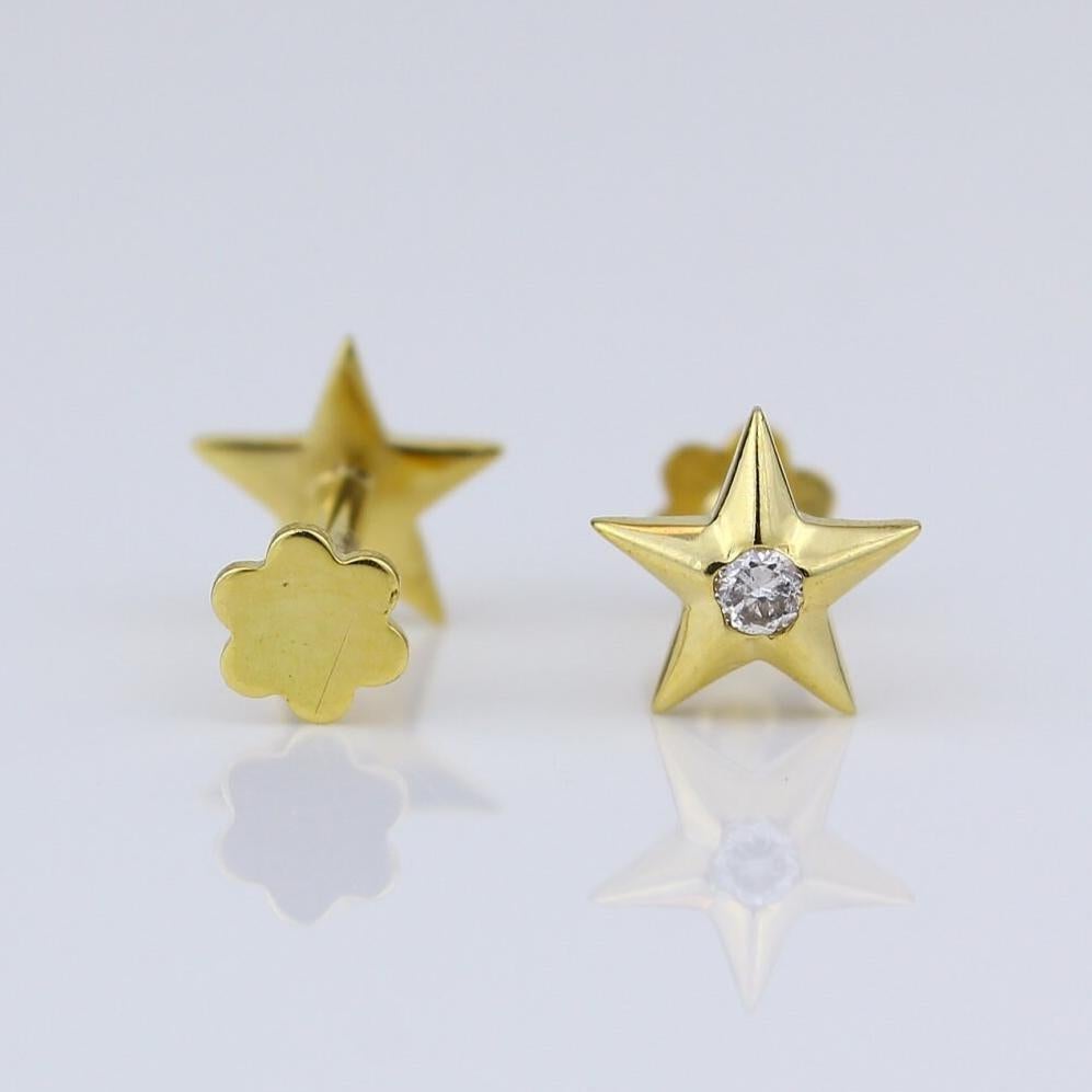 Orecchini con diamanti stellati per bambini in oro massiccio 14K (certificati) In condizioni Nuovo in vendita a New Delhi, DL