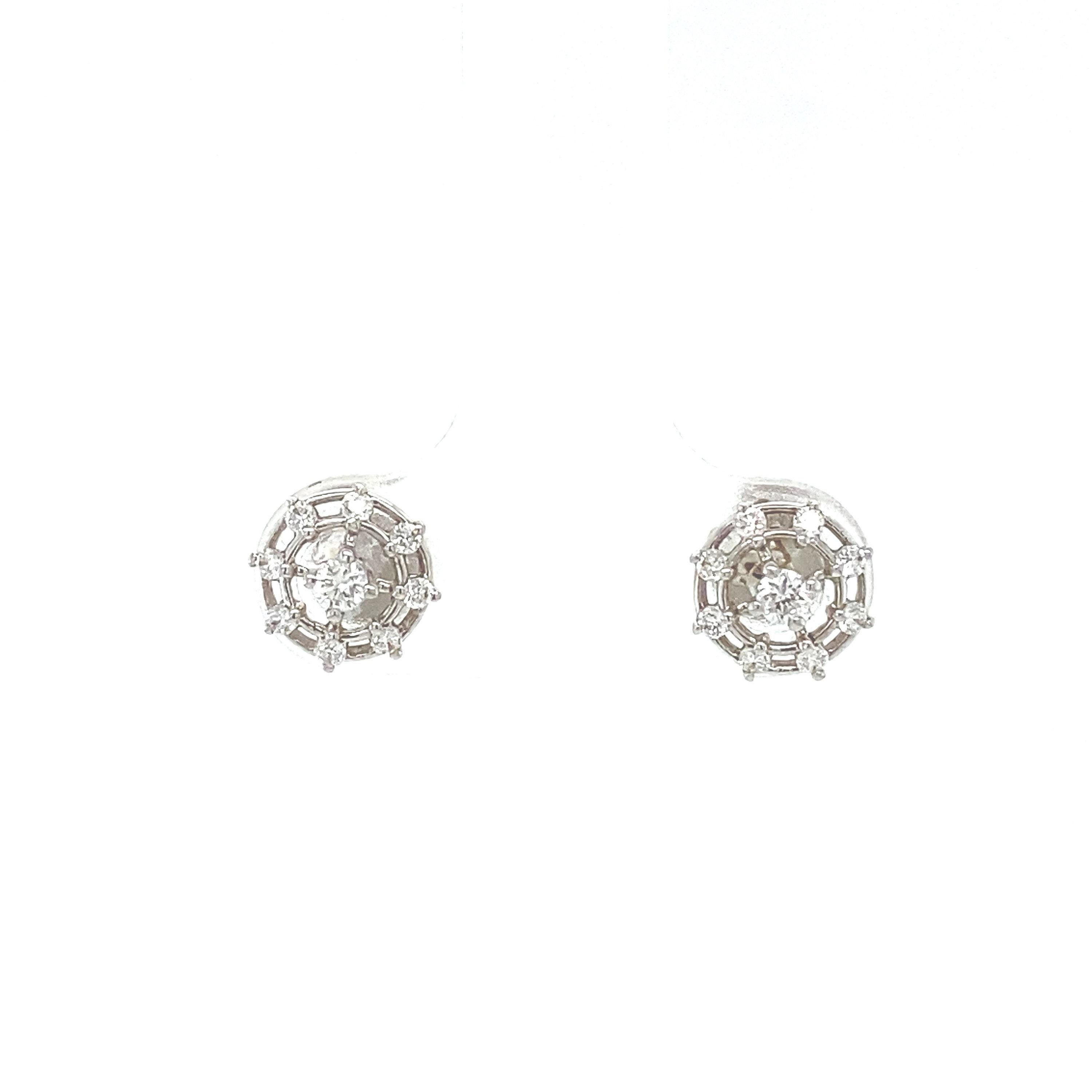 Pendientes de oro macizo de 14k con diamantes en forma de rueda para niños en Nuevo estado para la venta en New Delhi, DL