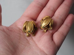 Kielselstein Cord 18k Yellow Gold Pair of Frog Brooches with Emerald Eyes