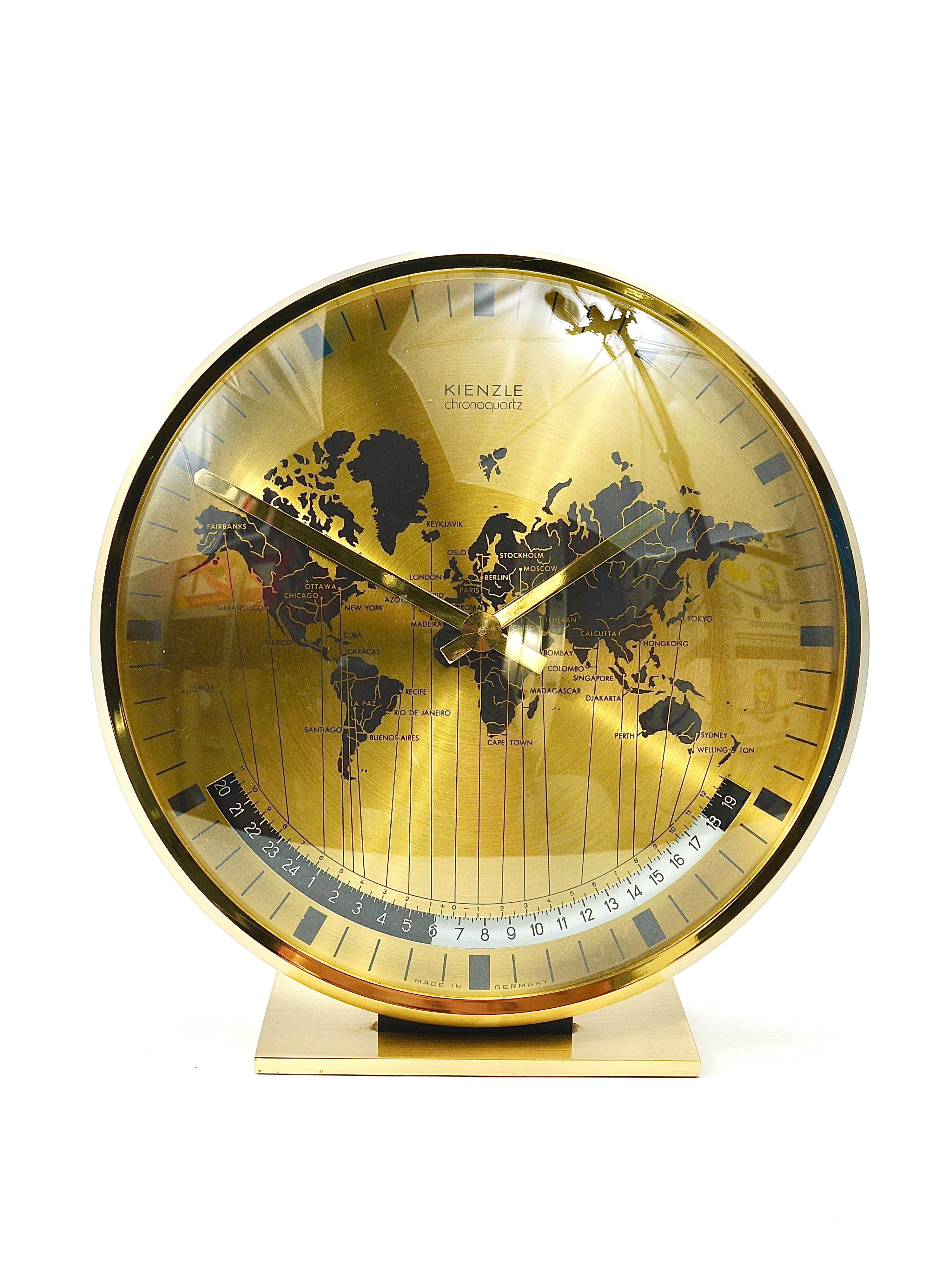 Kienzle GMT World Time Zone Brass Table Clock, Midcentury, Germany, 1960s In Good Condition For Sale In Vienna, AT