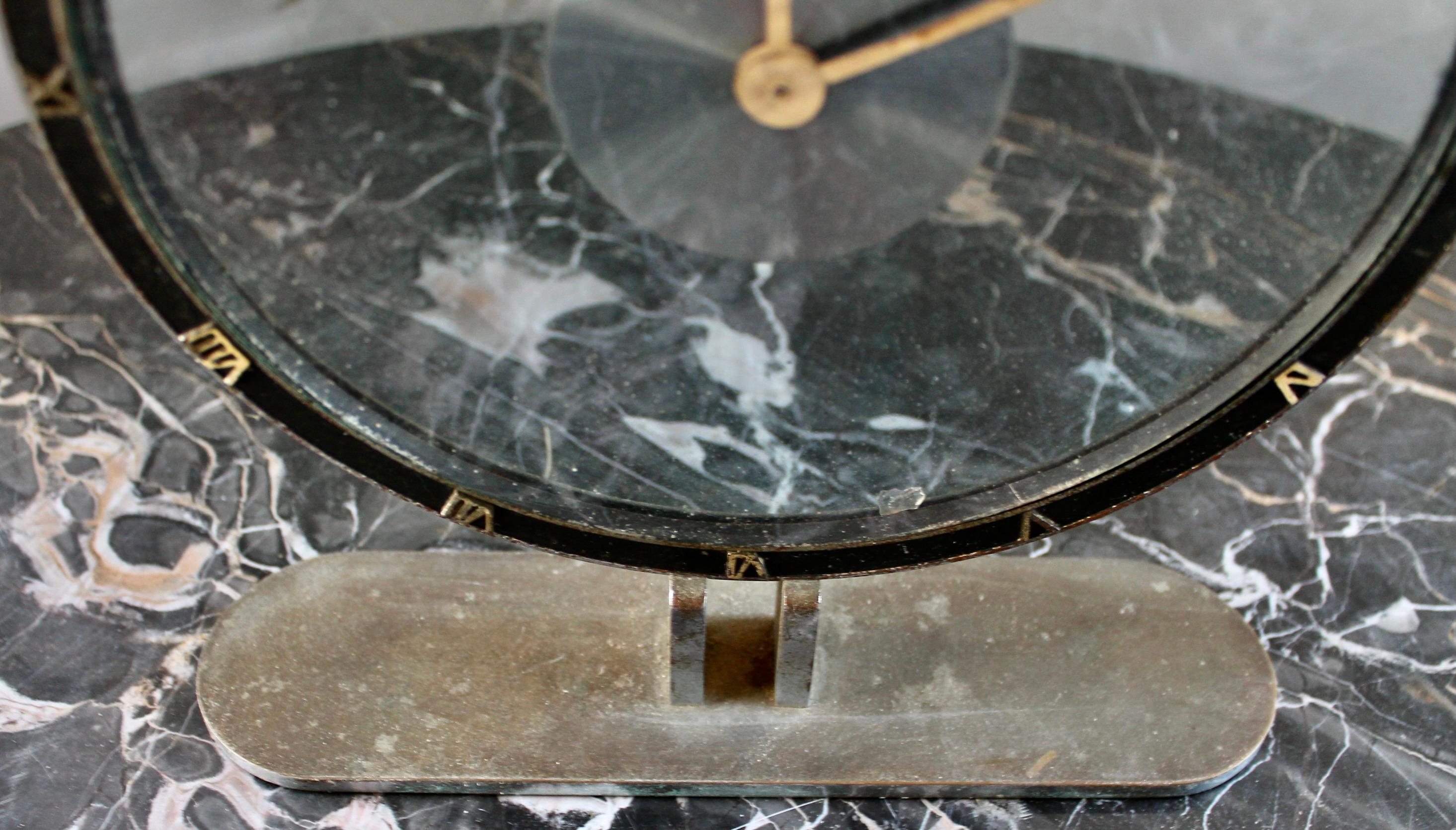 Kienzle, Heinrich Moller per Kienzle 1932 Orologio da tavolo dell'era Bauhaus in vendita 5
