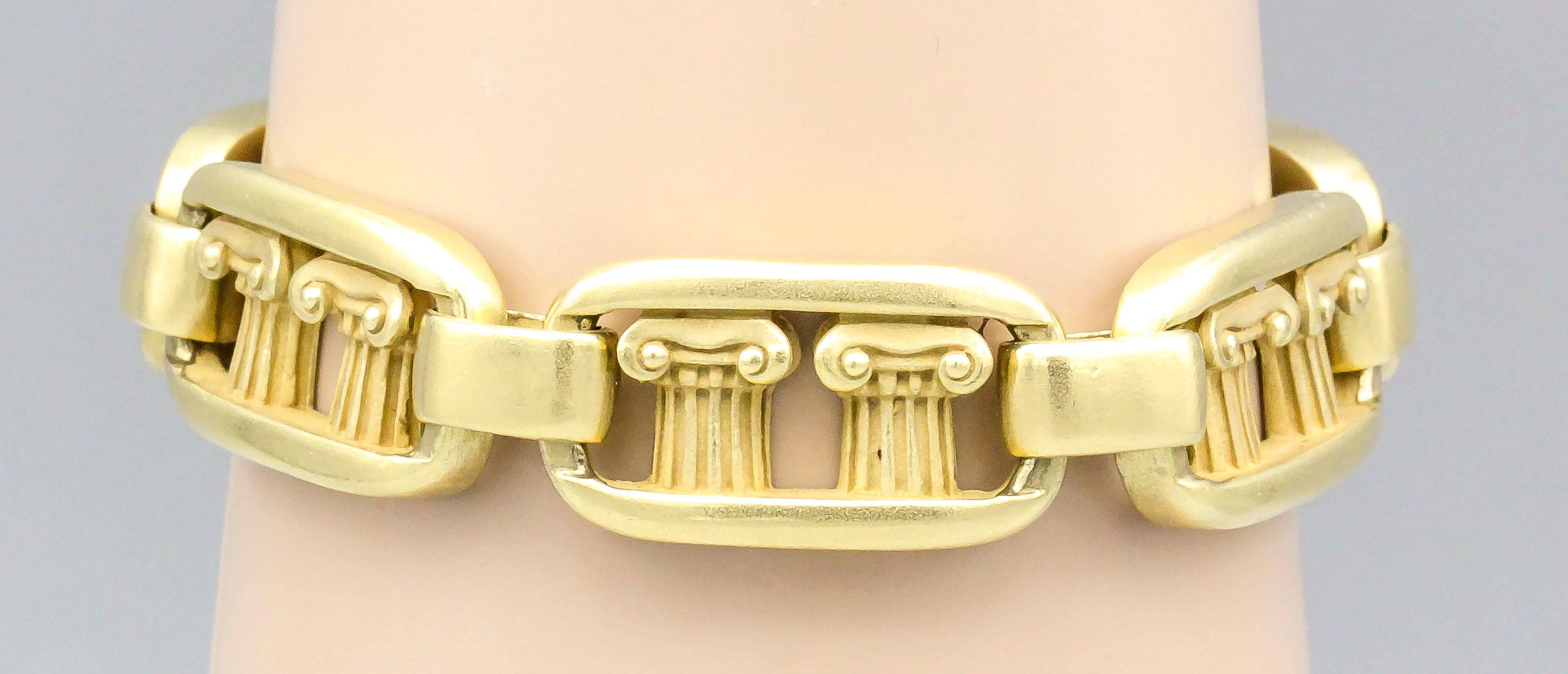 Fine 18k  gold link bracelet by Kieselstein-Cord.  This bracelet features a Greek column design on each link .  Total weight a substantial 120.5 grams, total length over 7.5 inches.

Hallmarks: Kieselstein-Cord, 18k, 1980, maker's mark.