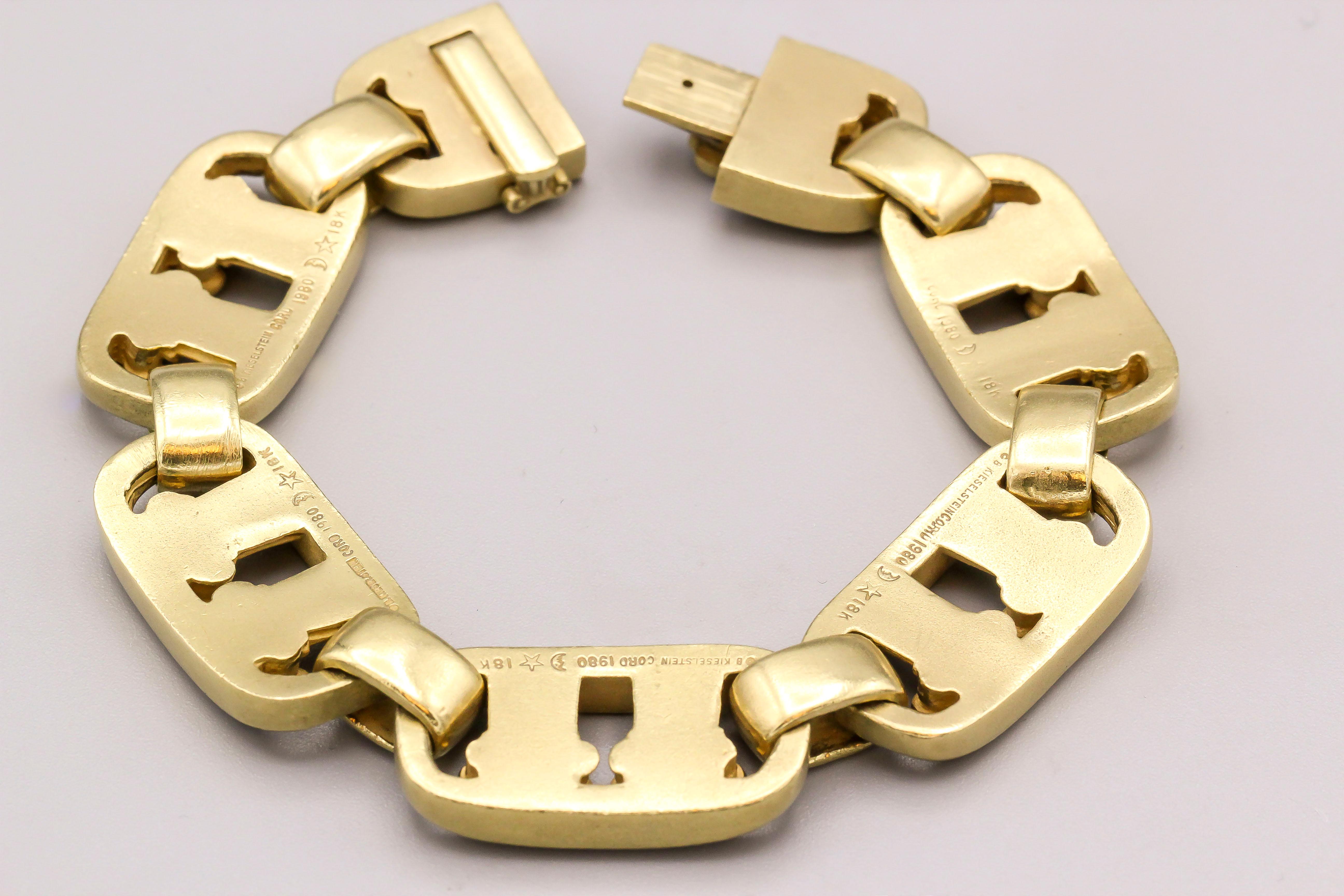 Kieselstein-Cord Bracelet à maillons en forme de colonne grecque en or 18 carats en vente 2