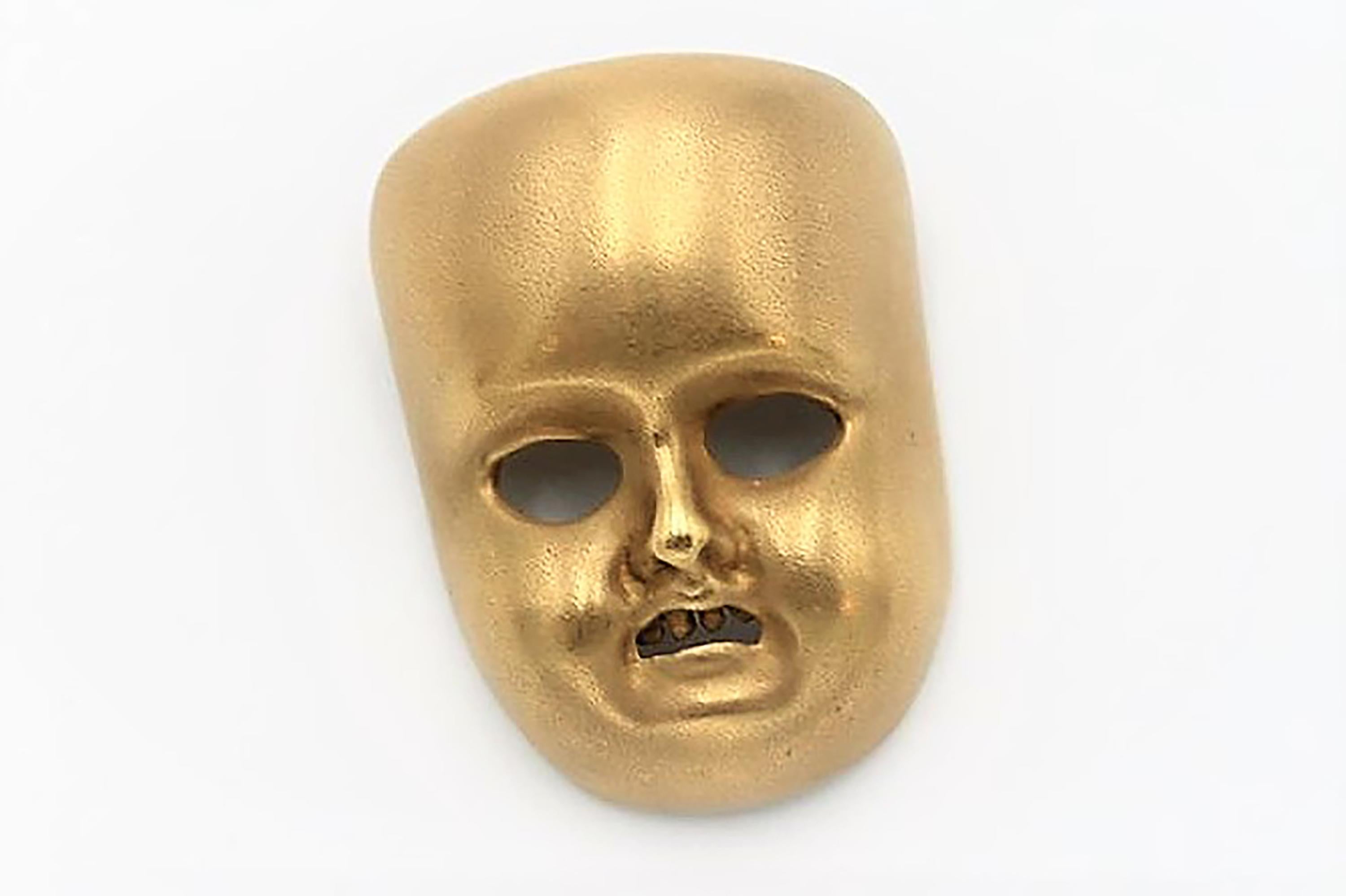 Kieselstein Cord 18 Karat Yellow Gold Rare Whimsical Mask 1.5 Inch Brooch  For Sale 2