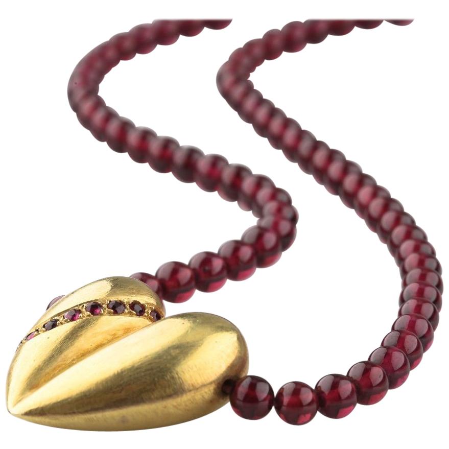 Kieselstein-Cord 18k Gold Heart Necklace w/ Ruby & Sapphire on Garnet Strand For Sale