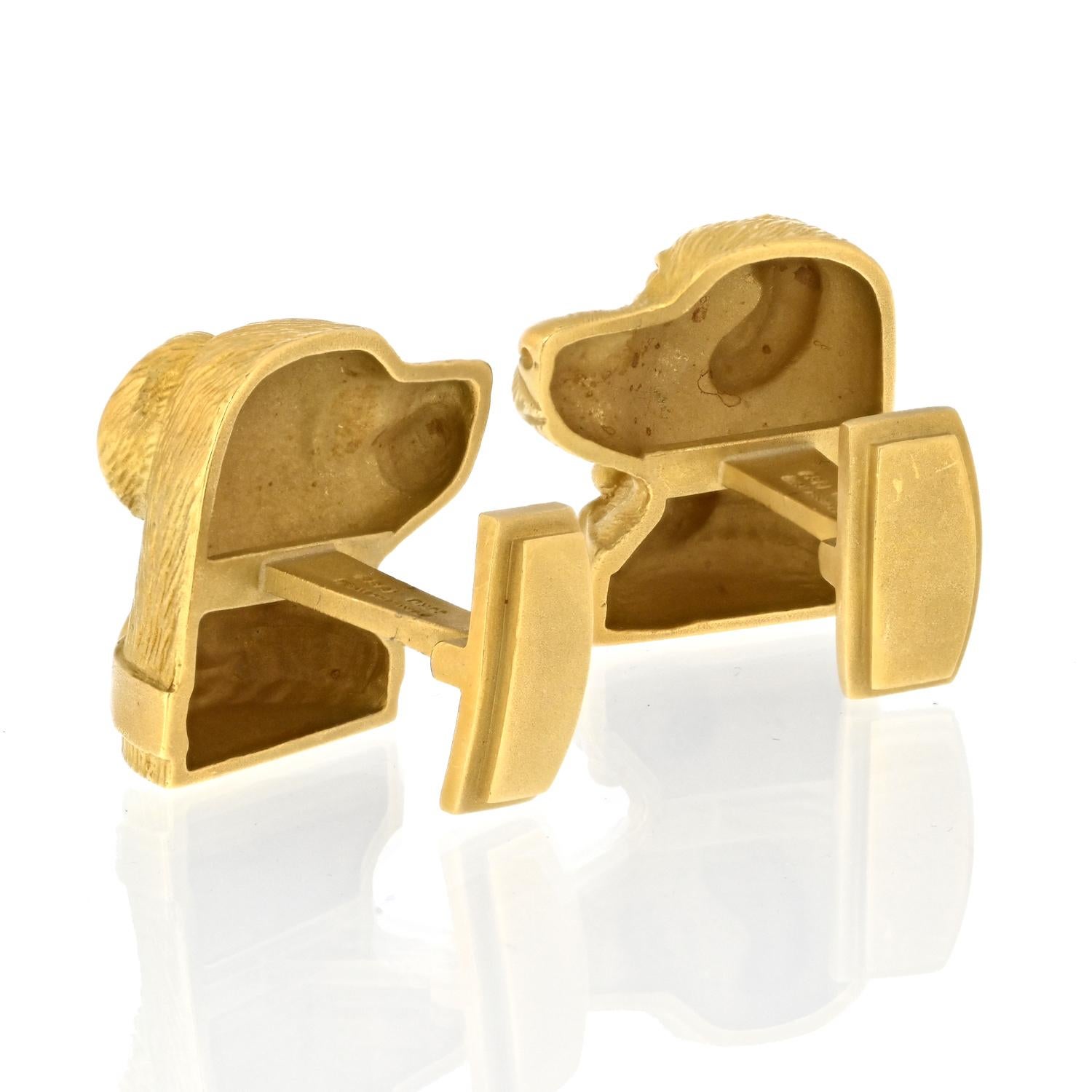 Kieselstein Cord 18K Yellow Gold 1989 Labrador Dog Cuff Links In Excellent Condition For Sale In New York, NY