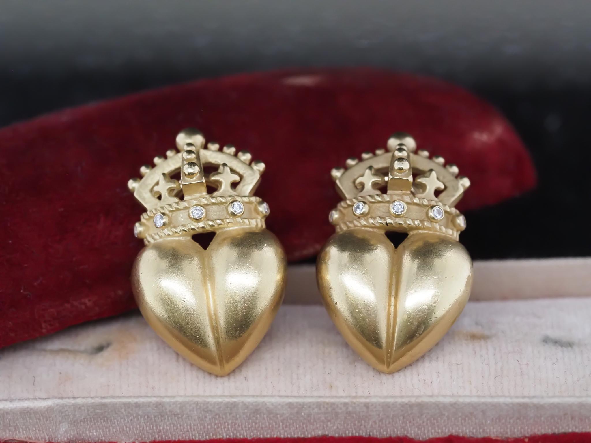 Year: 1990s

Item Details:
Metal Type: 18K Yellow Gold [Hallmarked, and Tested]
Weight: 18.7grams

Diamond Details: .10cttw,

Measurements: 1 inch long
Condition: Excellent