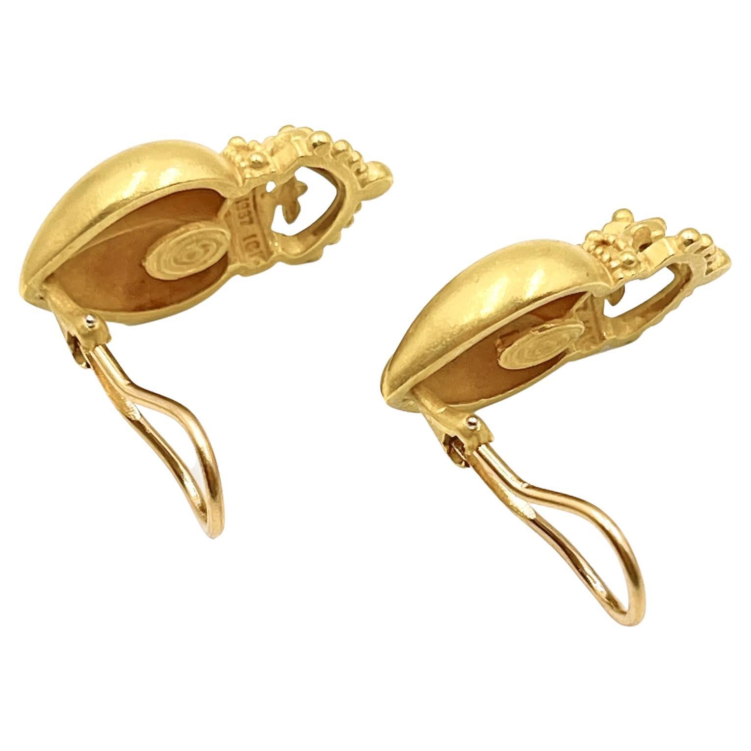 Kieselstein-Cord 18k Yellow Gold Crowned Heart Earrings 1
