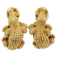 Kieselstein-CORD 1997 – Ohrringe aus 18-karätigem Gelbgold mit detaillierter, strukturierter Alligator-Optik