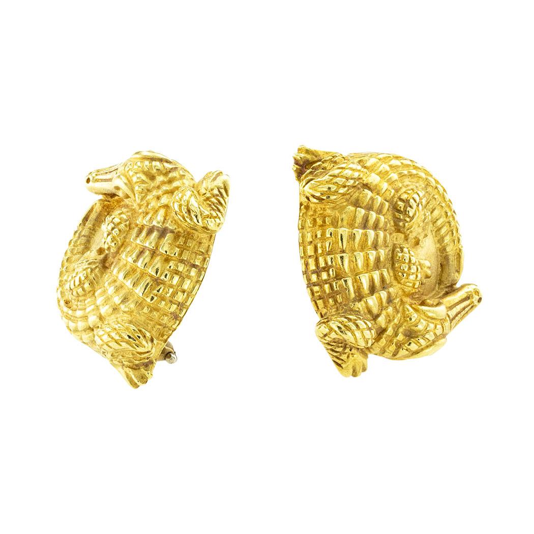 Kieselstein Cord yellow gold alligator clip-on earrings circa 1988. *

SPECIFICATIONS:

METAL:  18-karat yellow gold.

WEIGHT:  22.1 grams.

EARRING BACKS:  omega clips.

HALLMARKS:  signed Kieselstein-Cord.

MEASUREMENTS:  approximately 15/16”