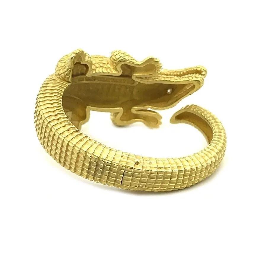 Kieselstein Cord Diamond 18k Yellow Gold 3D Alligator Cuff Bracelet In Excellent Condition For Sale In Dallas, TX