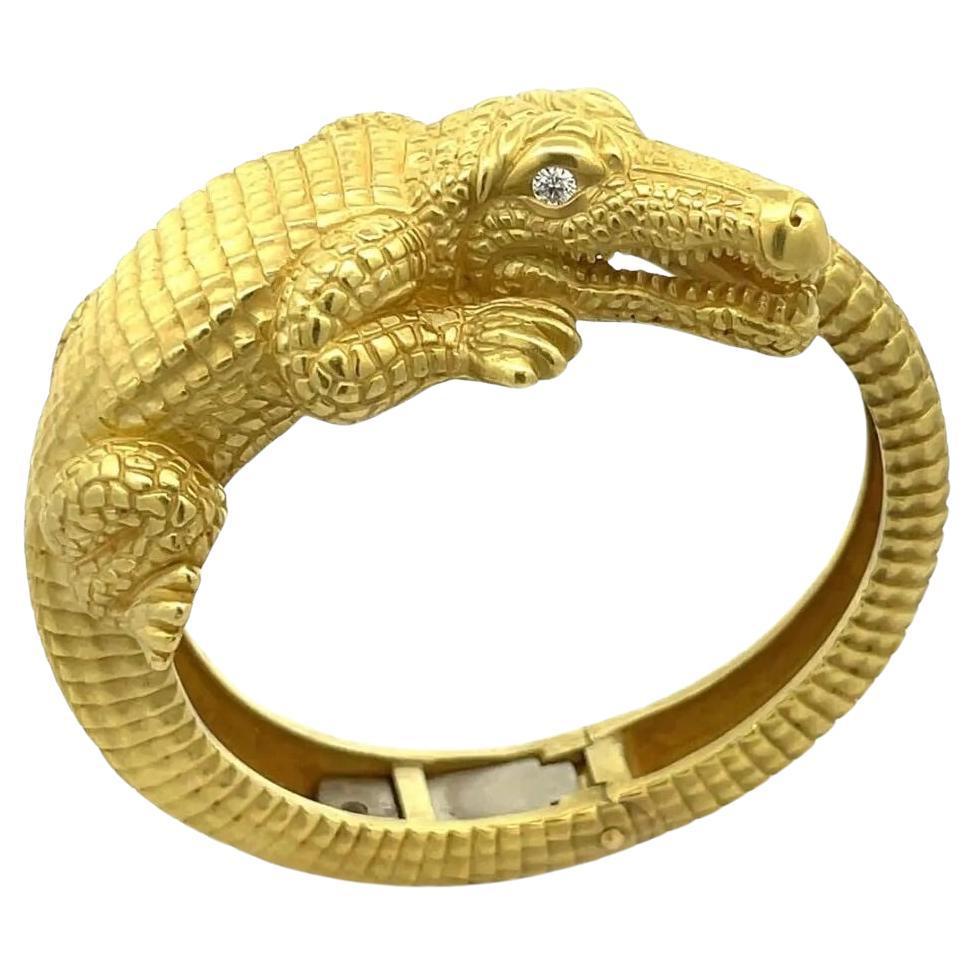 Kieselstein Cord Diamond 18k Yellow Gold 3D Alligator Cuff Bracelet For Sale