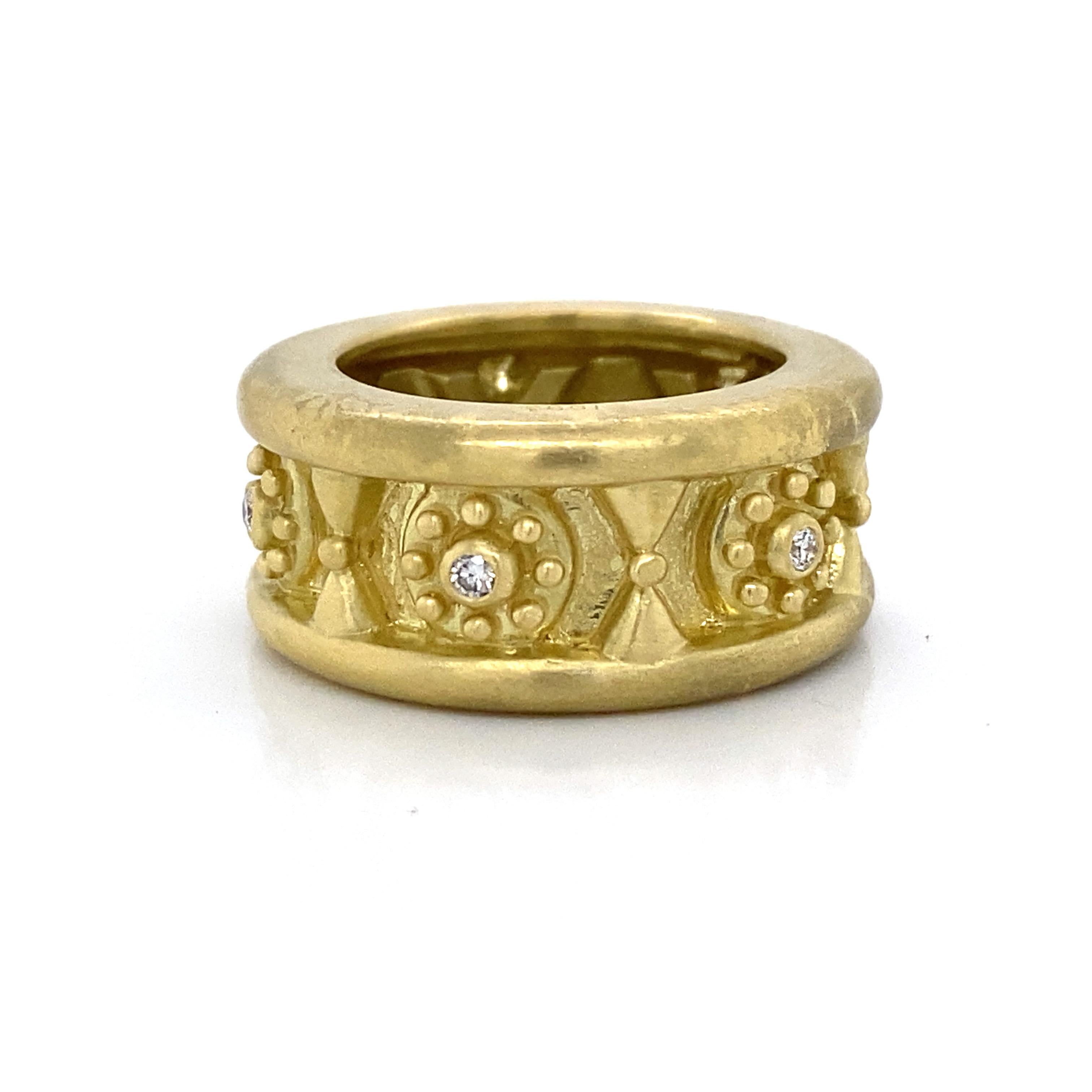 Kieselstein-Cord Diamant-Eternity-Ring aus 18 Karat Gelbgold.  (6) Runde Diamanten im Brillantschliff mit einem Gesamtgewicht von 0,18 Karat, Farbe G-H und Reinheit VS sind fachmännisch gefasst.  Das Band misst 3/8 Zoll in der Breite. Ringgröße 6