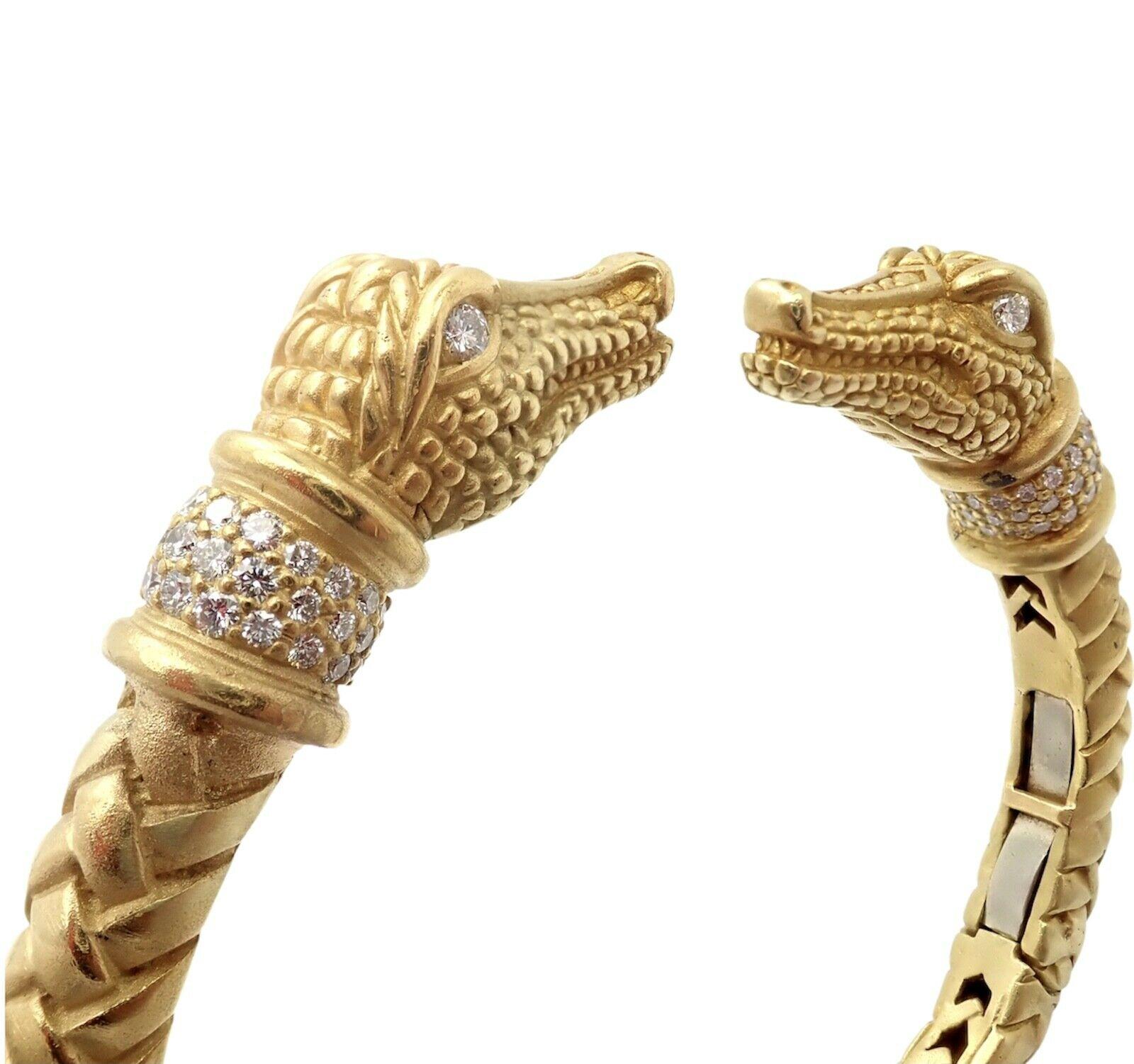 Kieselstein-Cord Bracelet jonc en or jaune représentant deux têtes d'alligator en diamants en vente 7