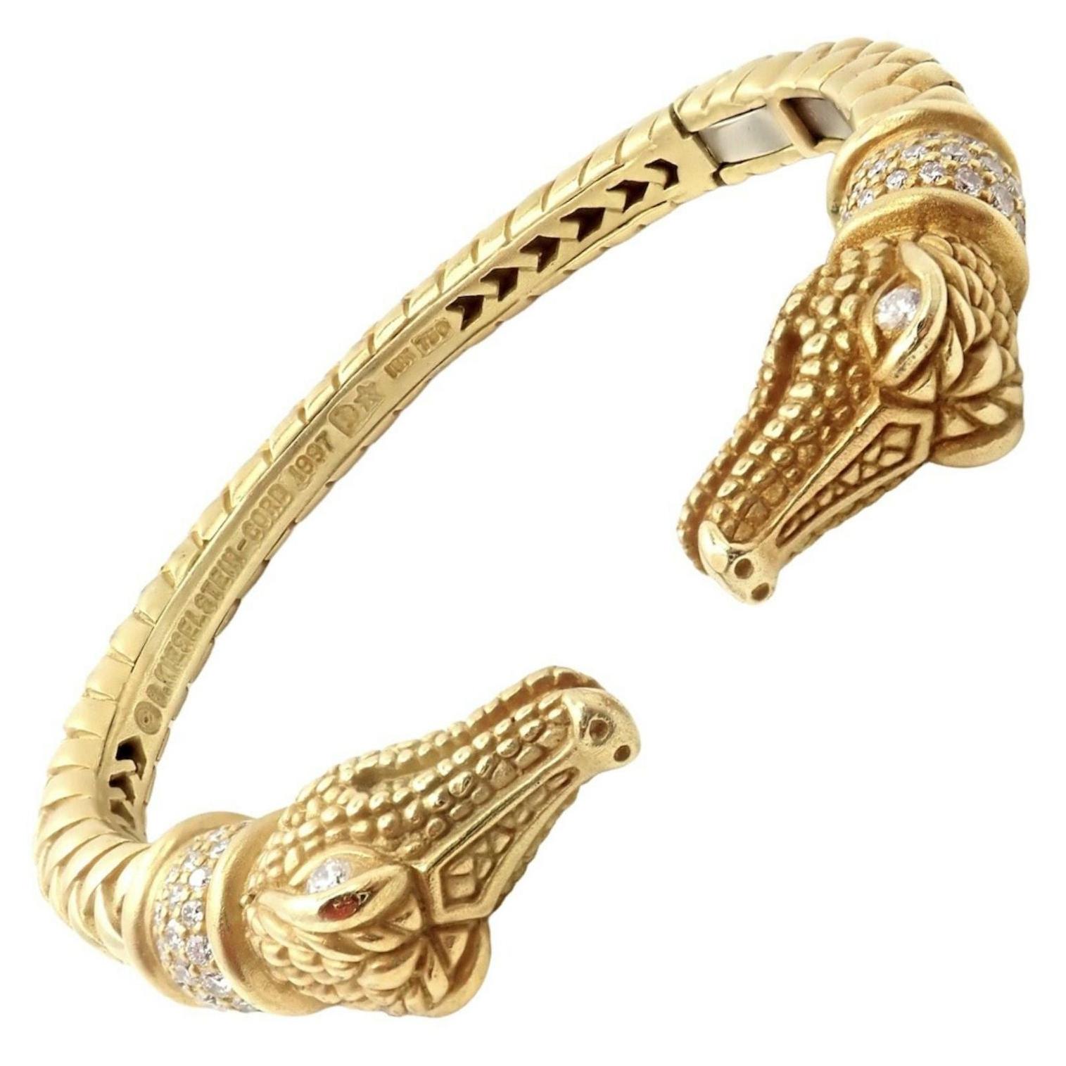 Kieselstein-Cord Bracelet jonc en or jaune représentant deux têtes d'alligator en diamants