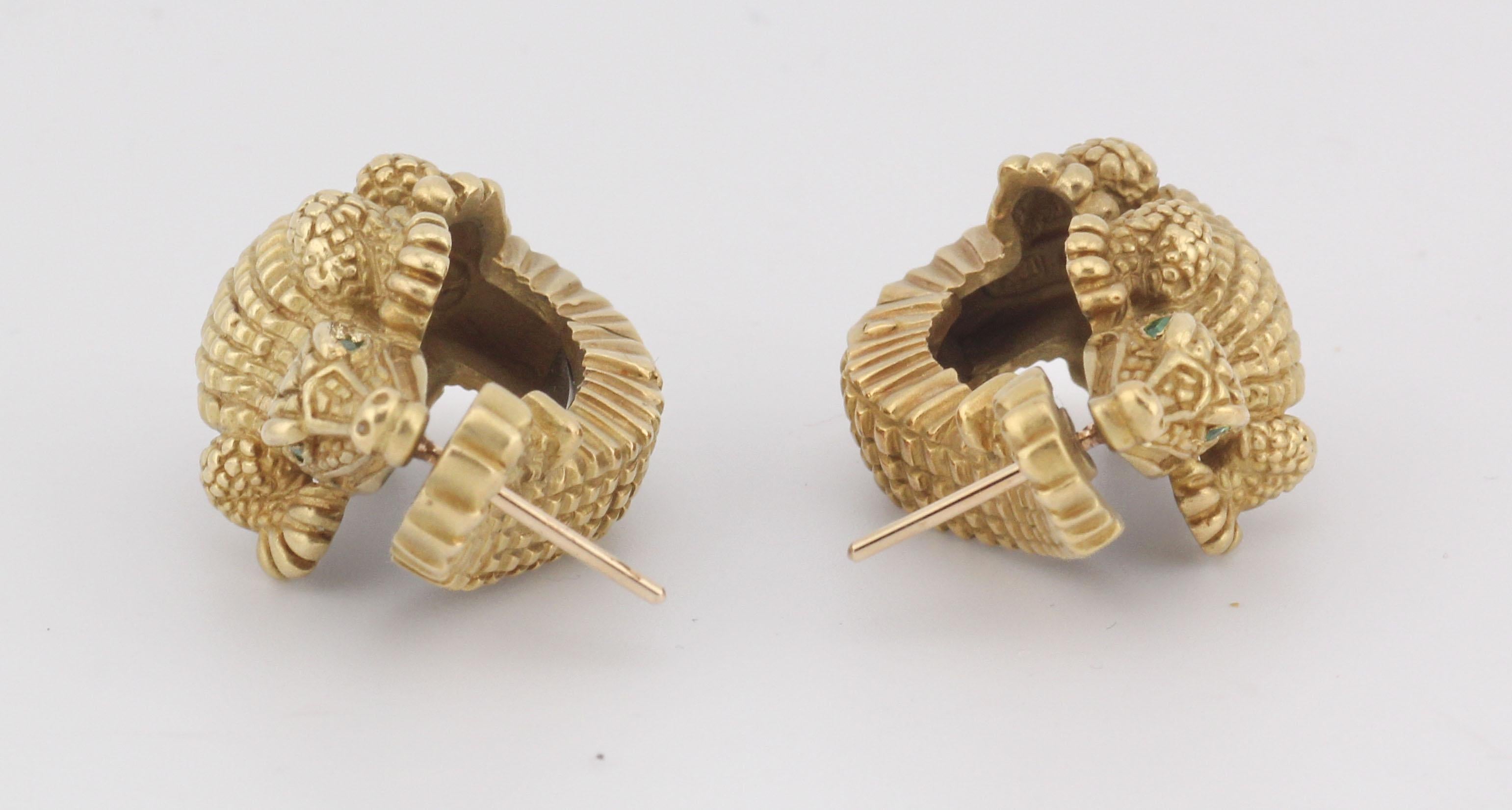 KIESELSTEIN-CORD Boucles d'oreilles Emeraude en or jaune 18k et Alligator en vente 2