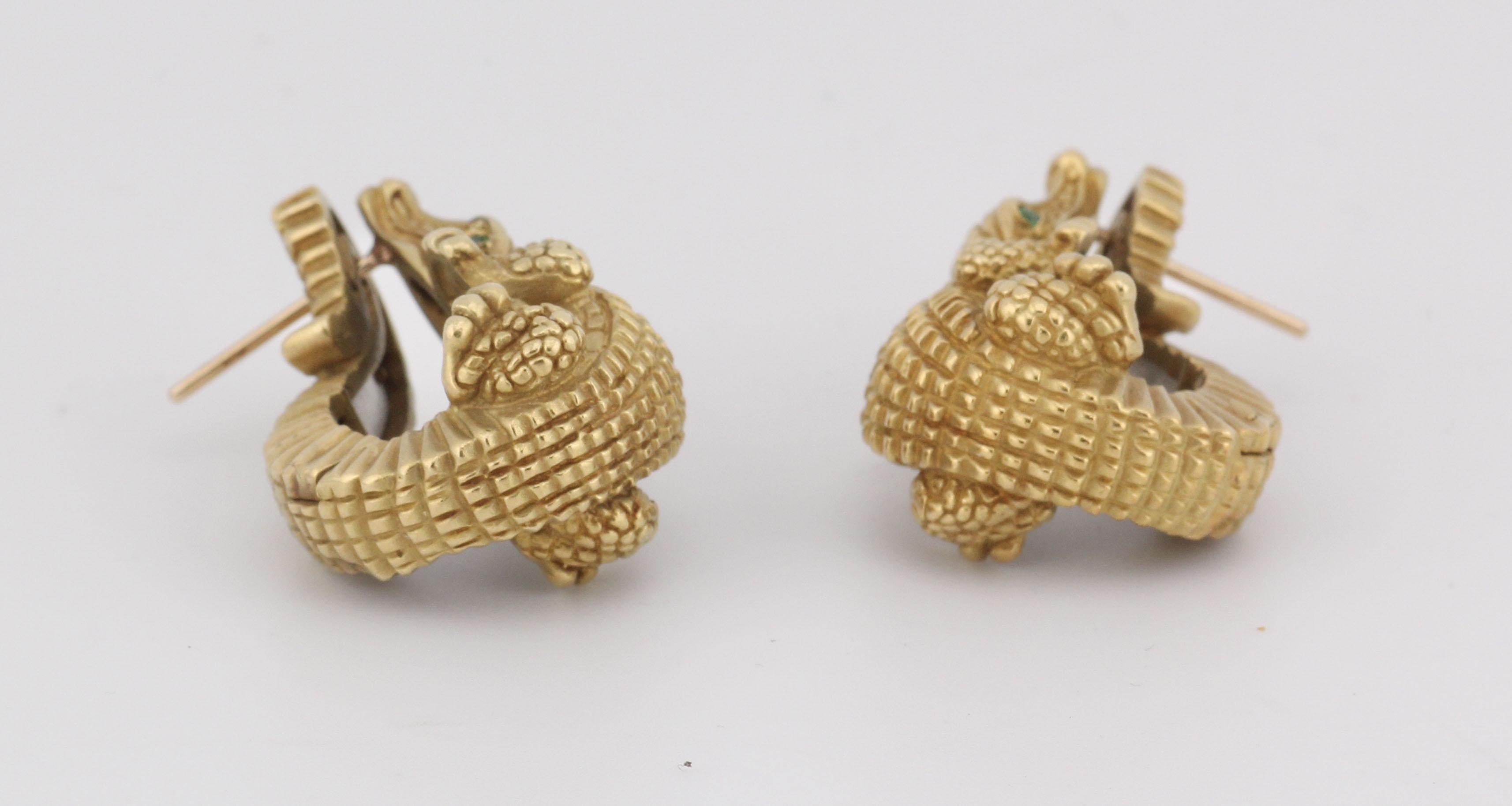KIESELSTEIN-CORD Boucles d'oreilles Emeraude en or jaune 18k et Alligator en vente 3