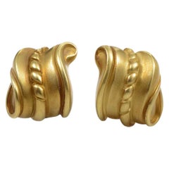 Kieselstein-Cord Gold Carved Huggie Earrings
