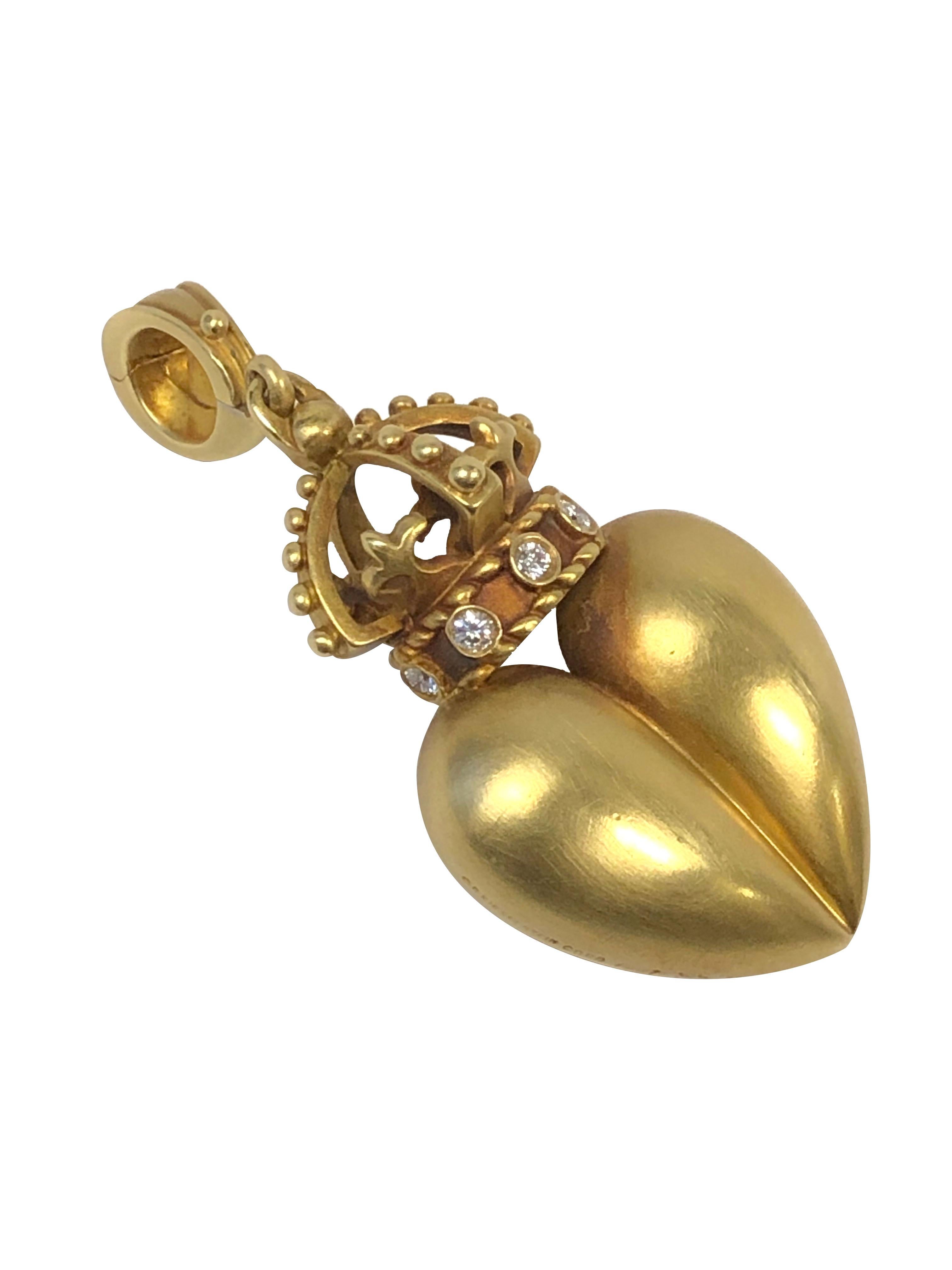 Taille ronde KIESELSTEIN-CORD Pendentif grand cœur couronné en or jaune et diamants en vente