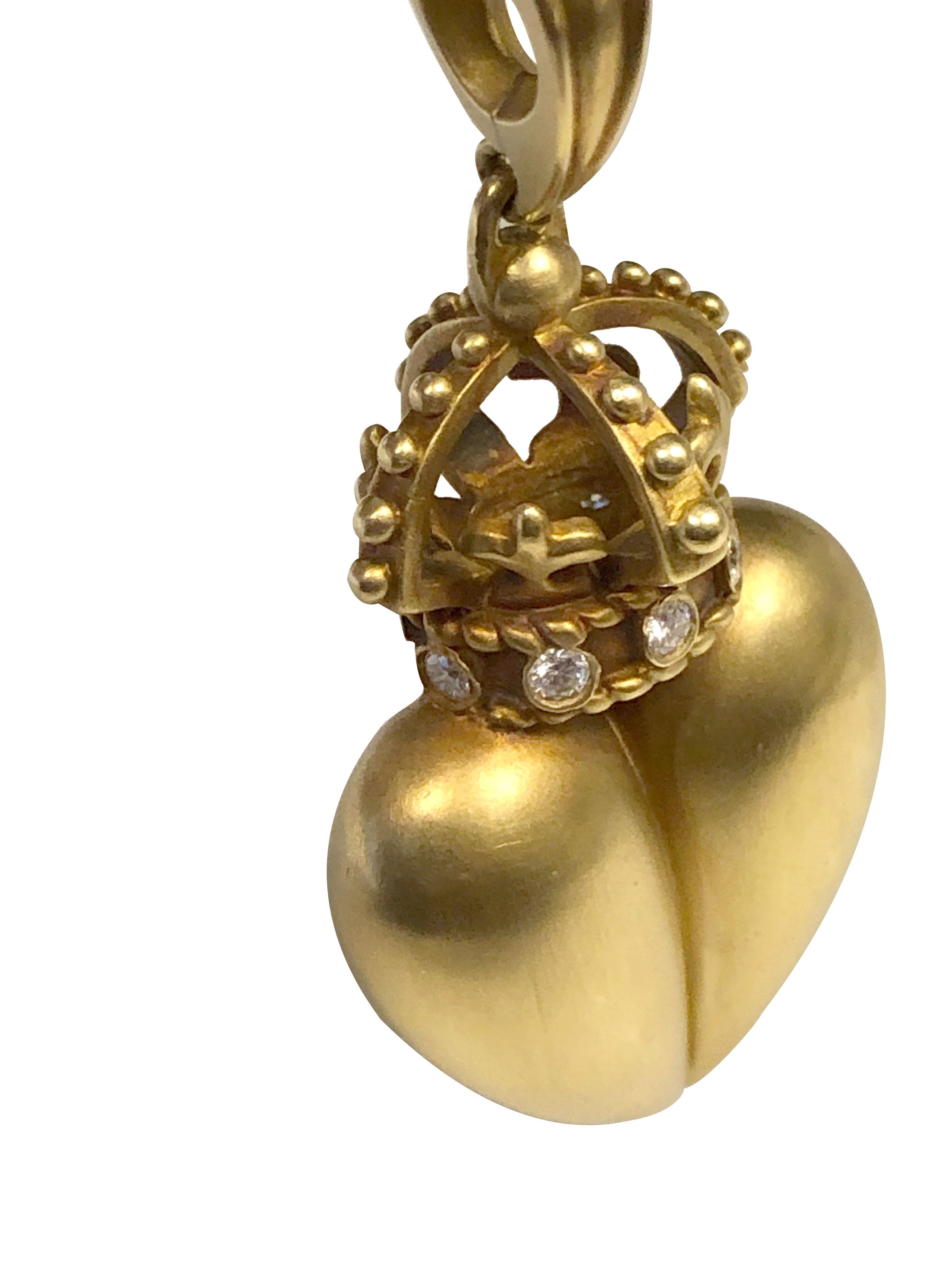Femenino o masculino Colgante Corazón Coronado Icónico Grande de Oro Amarillo y Diamantes Kieselstein Cord