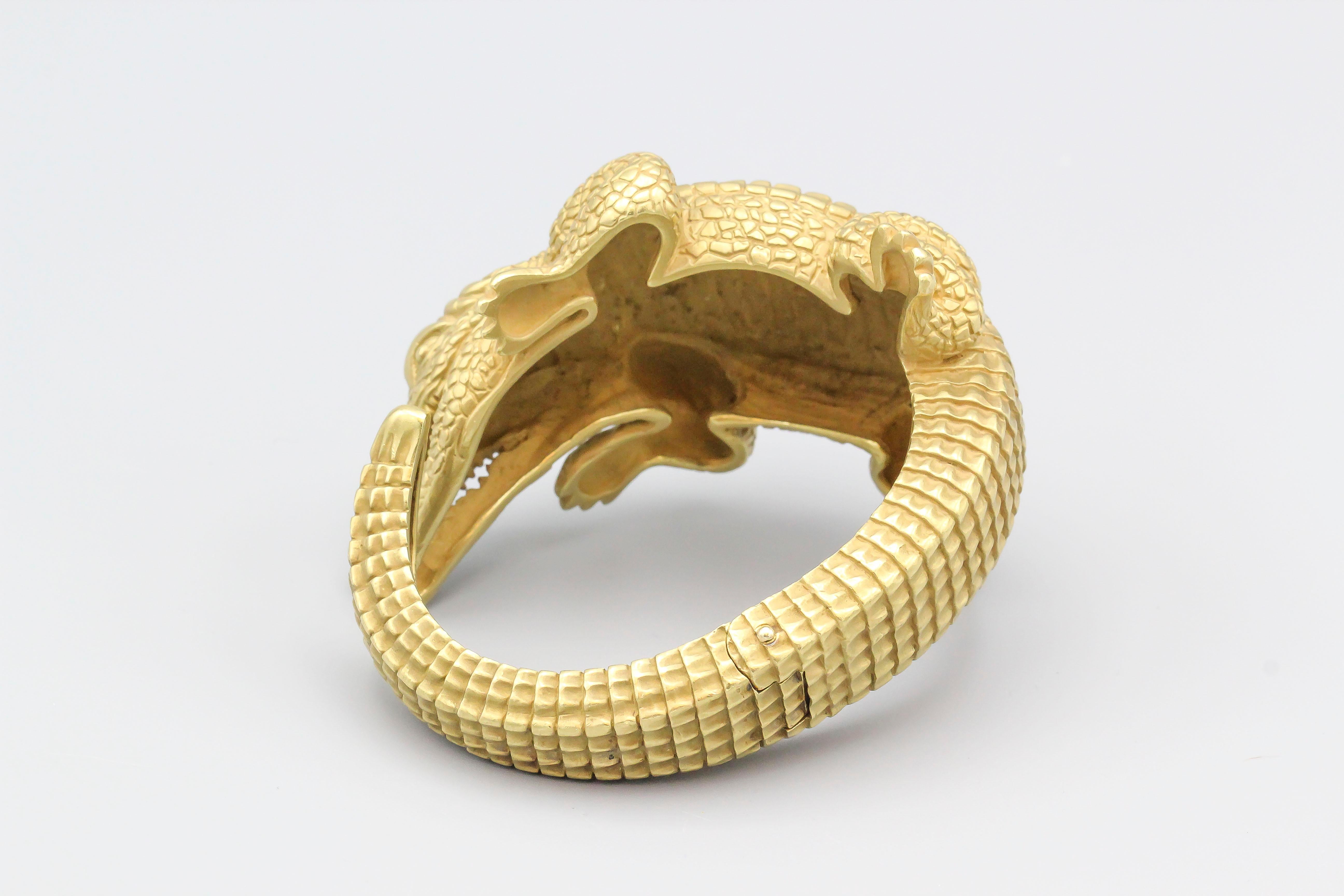 Contemporary Kieselstein-Cord Large 18 Karat Gold Alligator Cuff Bracelet For Sale