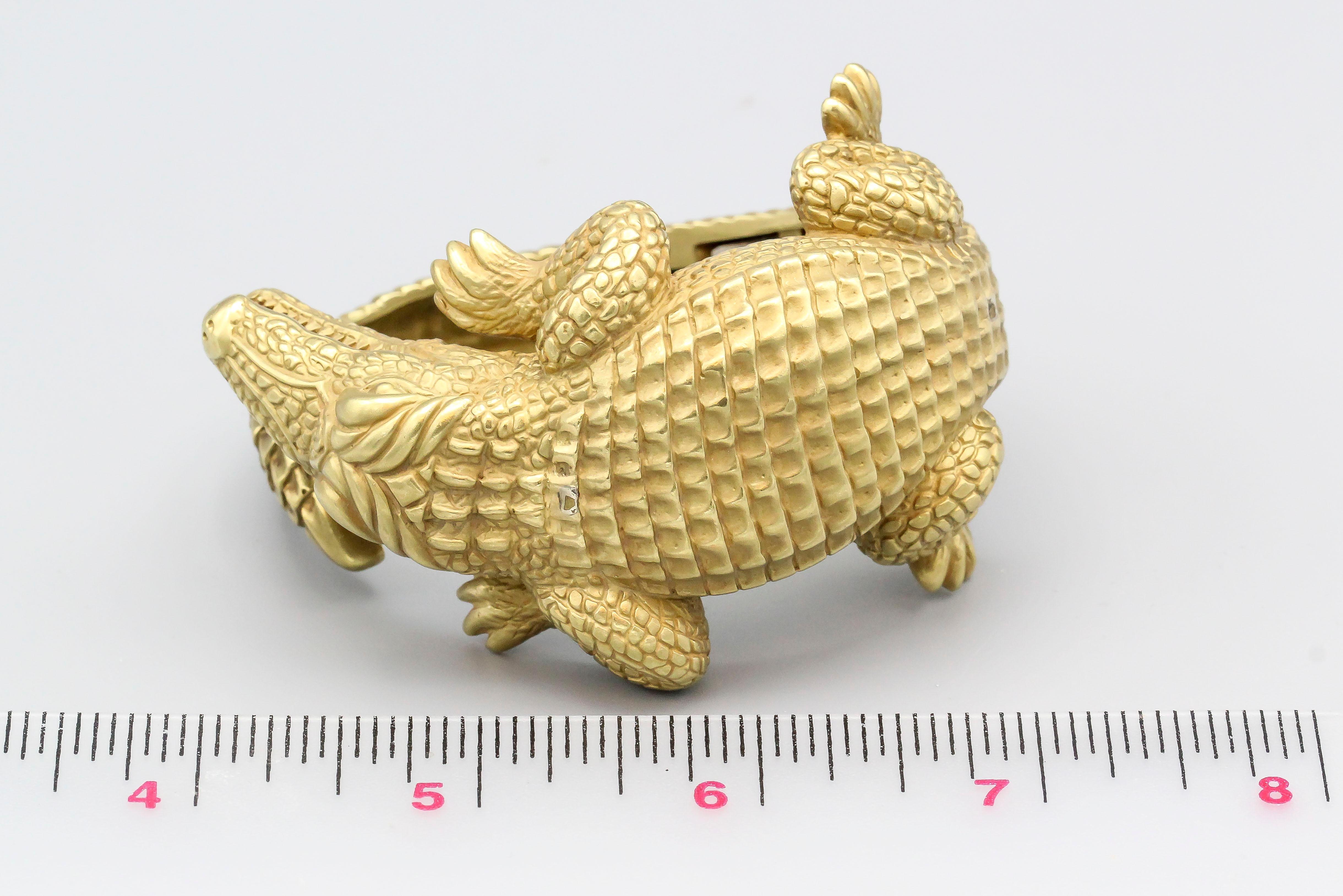 Women's or Men's Kieselstein-Cord Large 18 Karat Gold Alligator Cuff Bracelet For Sale