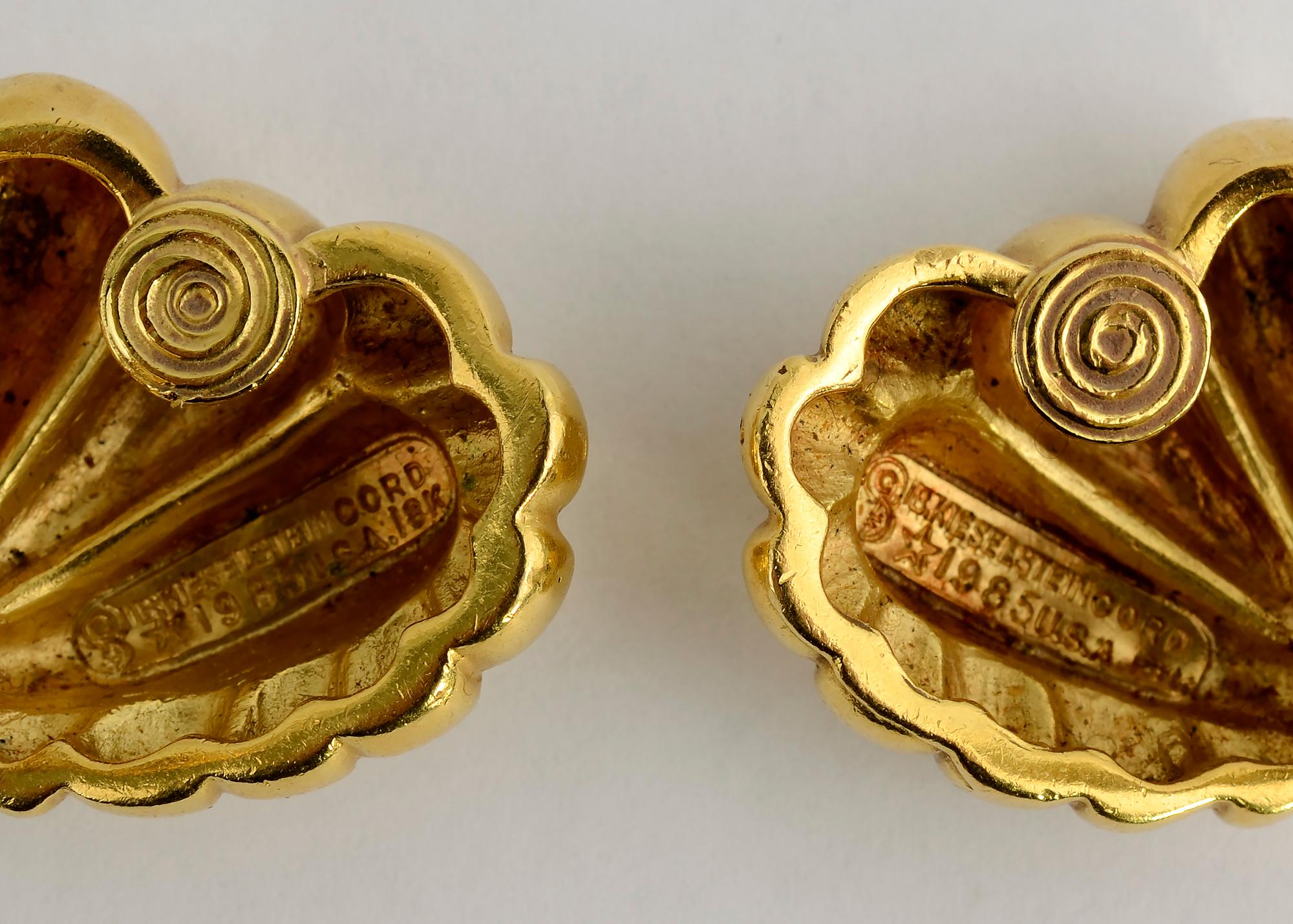 Kieselstein Cord Herz-Ohrringe aus Gold mit Schleife im Zustand „Hervorragend“ im Angebot in Darnestown, MD