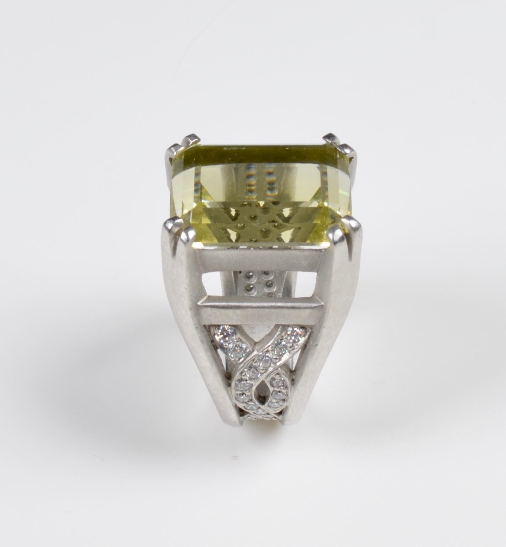 Kieselstein-Cord Platinum Beryl and Diamond Ring, 1998 In Good Condition In London, GB