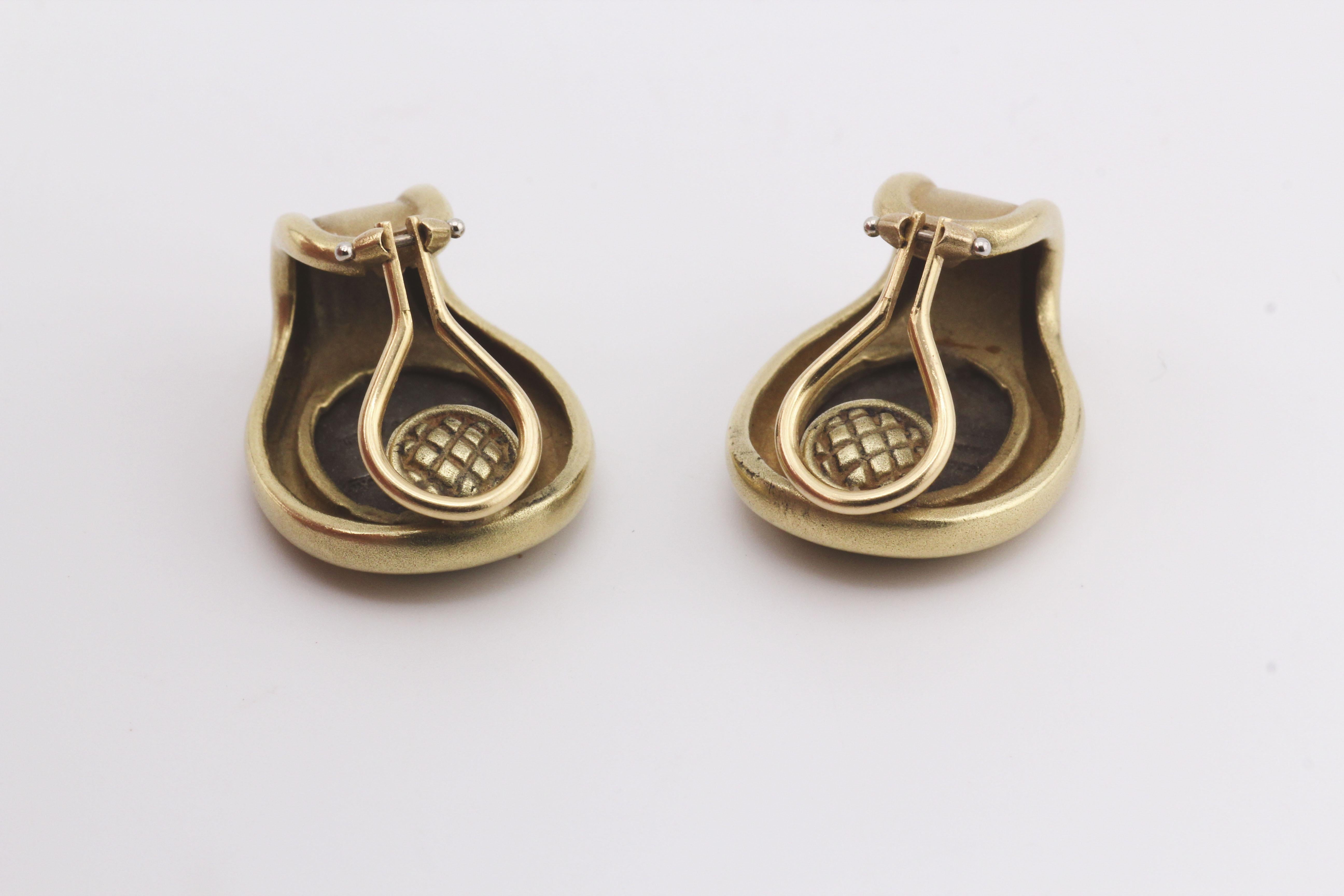 KIESELSTEIN-CORD Dichterkrieger 18k Gelbgold Stahl Kamee Ohrringe Ear Clips im Angebot 1