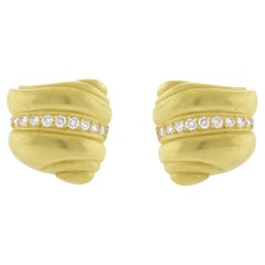 Kieselstein-Cord  Ridged Shell Gold Diamond Earrings