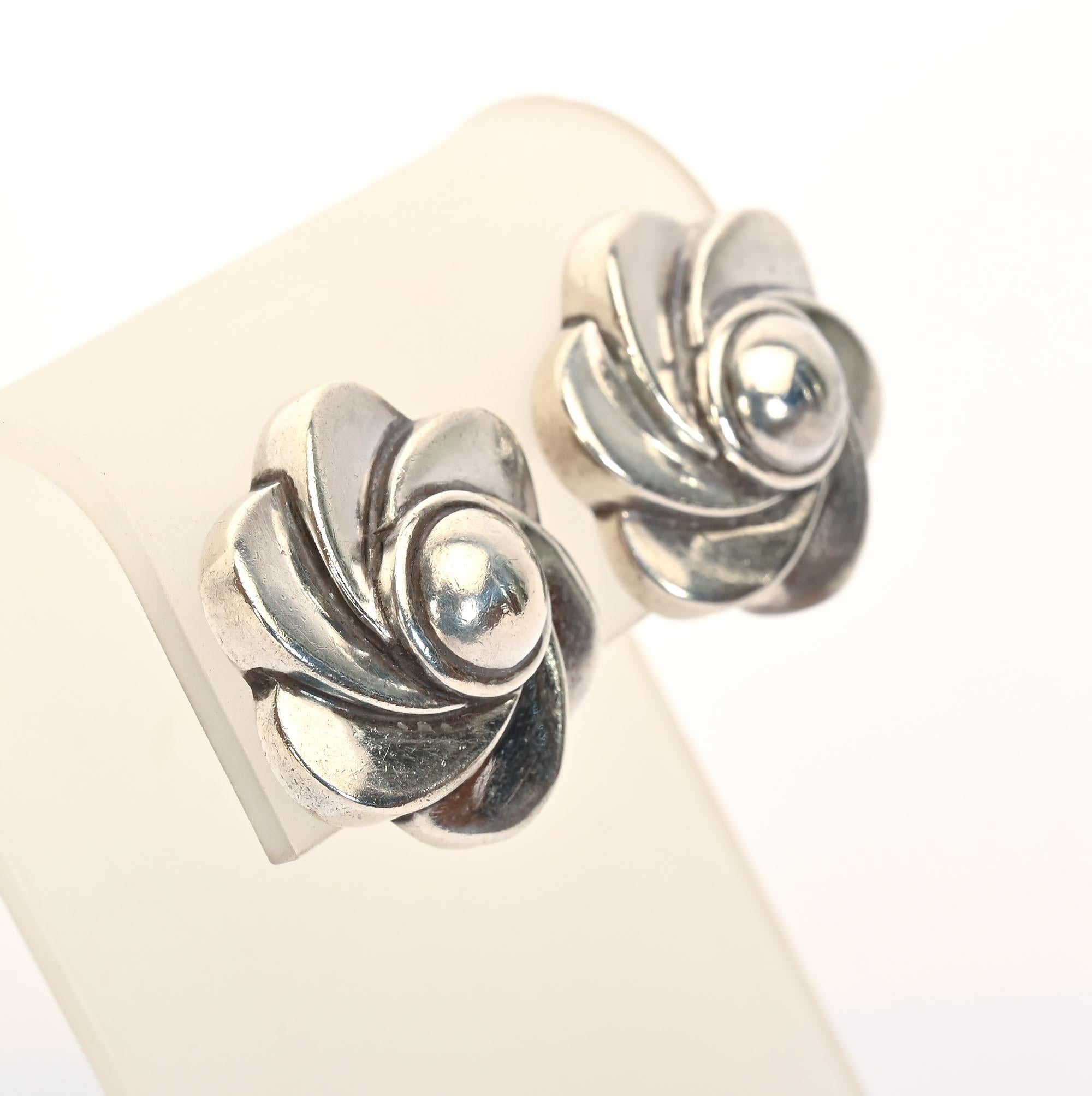Modern Kieselstein Cord Stylized Flower Silver Earrings For Sale