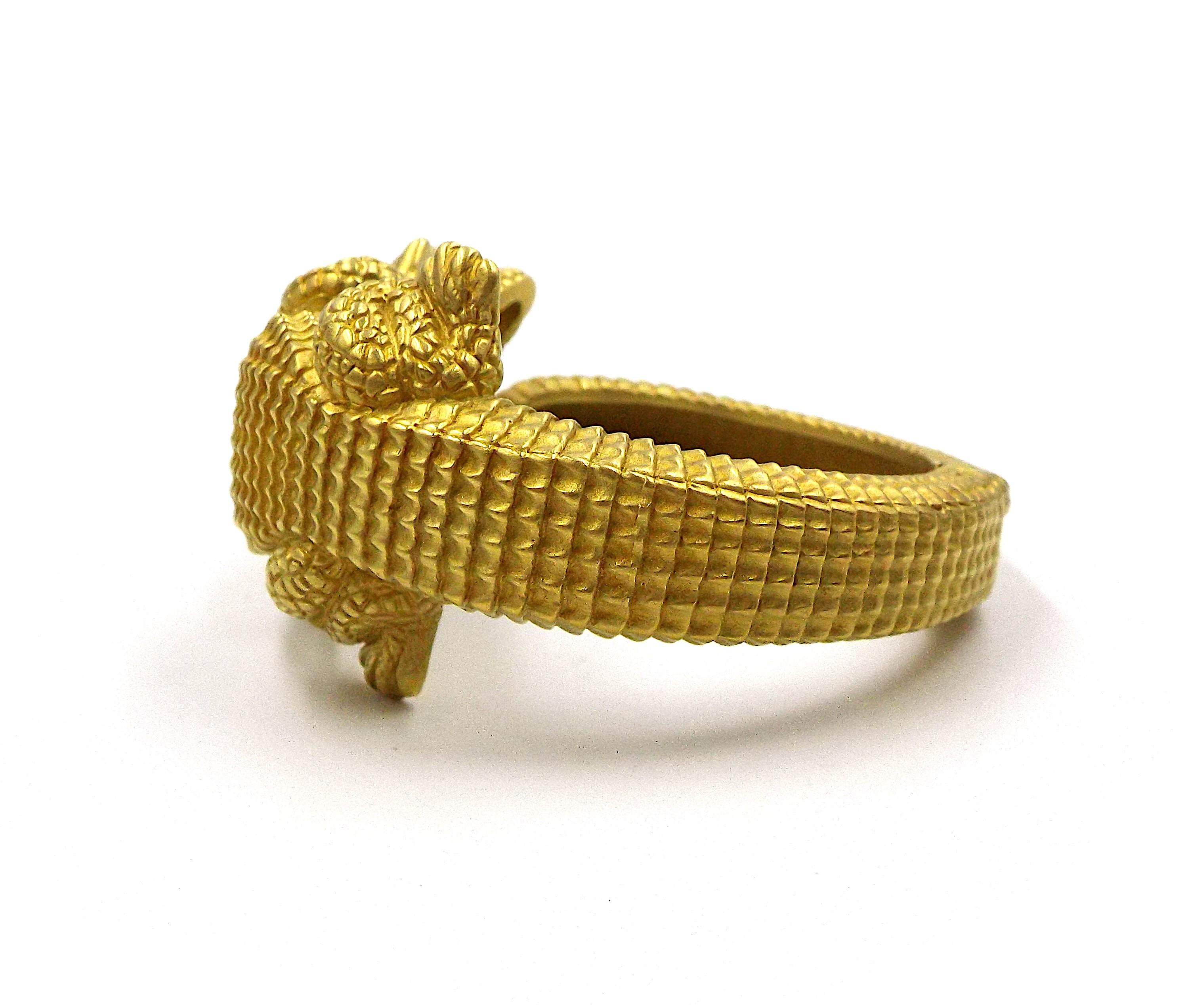 Kieselstein-Cord Gelbgold-Alligator-Manschettenarmband im Zustand „Gut“ im Angebot in New York, NY