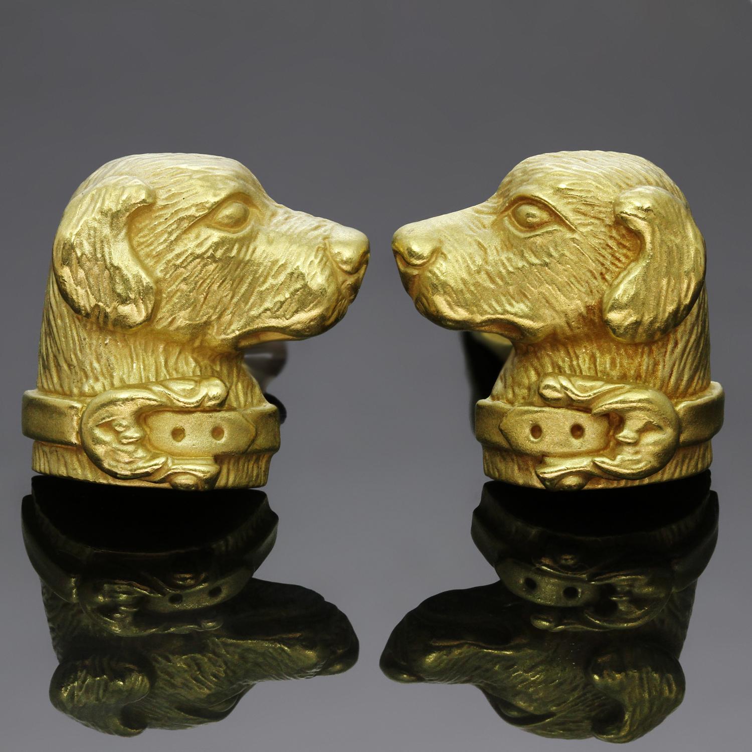 These fabulous Kieselstein-Cord cufflinks in the shape of labrador dogs wearing elegant collars are crafted in beautifully textured 18k yellow gold.  Made in United States circa 1989. Measurements: 0.62