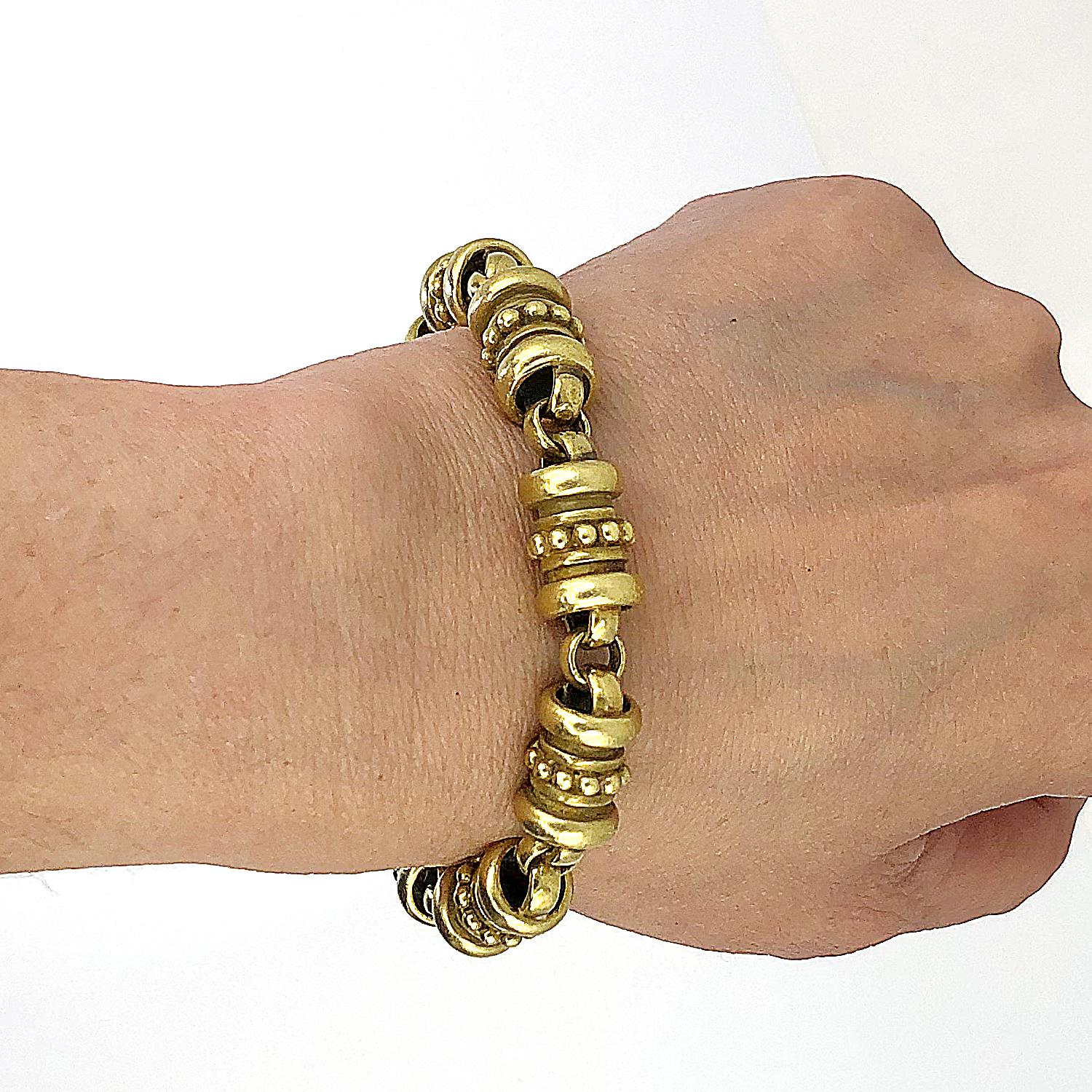Barry Kieselstein -Cord Gold Spiral Bracelet
18K Yellow Gold Kieselstein Bracelet. Gold Weight: 47.69 dwt.
measures approximately 7.5″ in length by 0.42″ in width
