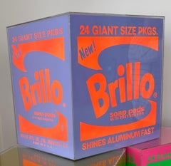 „Brillo Box Lila“ Skulptur 17" x 17,5" x 14" Zoll Auflage 1/1 von Kii Arens
