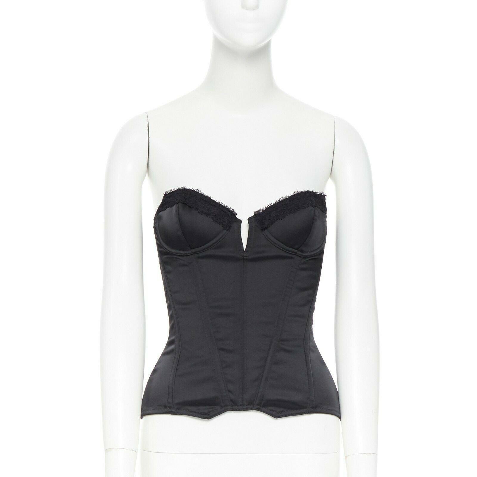 KIKI DE MONTPARNASSE corsé corpiño corsé corpiño corpiño lencería XS 
Referencia: LNKO/A01168 
Marca: Kiki de Montparnasse 
Material: Encaje 
Color: Negro 
Detalle extra: Bustier. Corpiño deshuesado. Ribete de encaje. Escote corazón. Dobladillo en