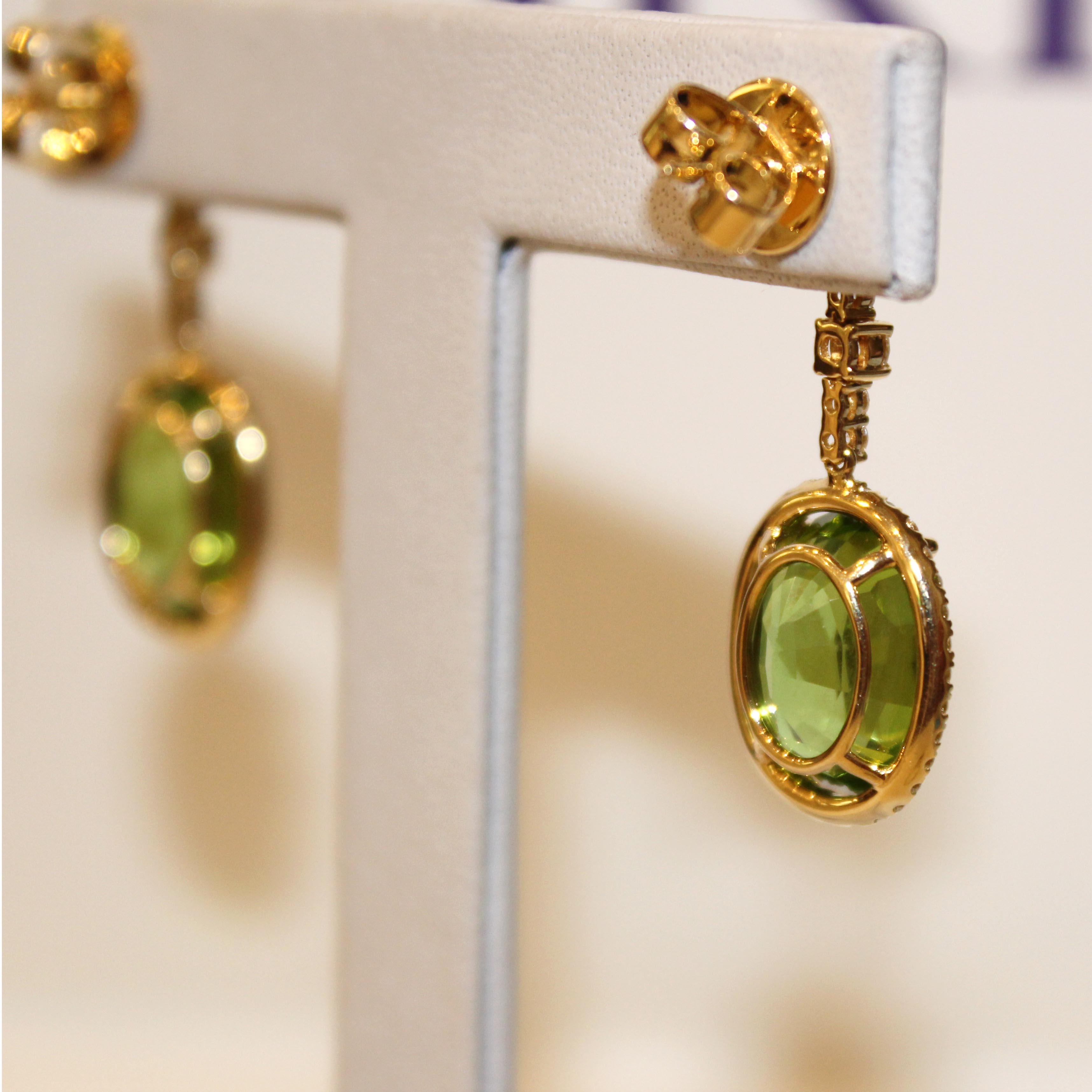 Kiki McDonough 18 Carat Yellow Gold Oval Cut Peridot and Diamond Drop Earrings In New Condition In London, GB