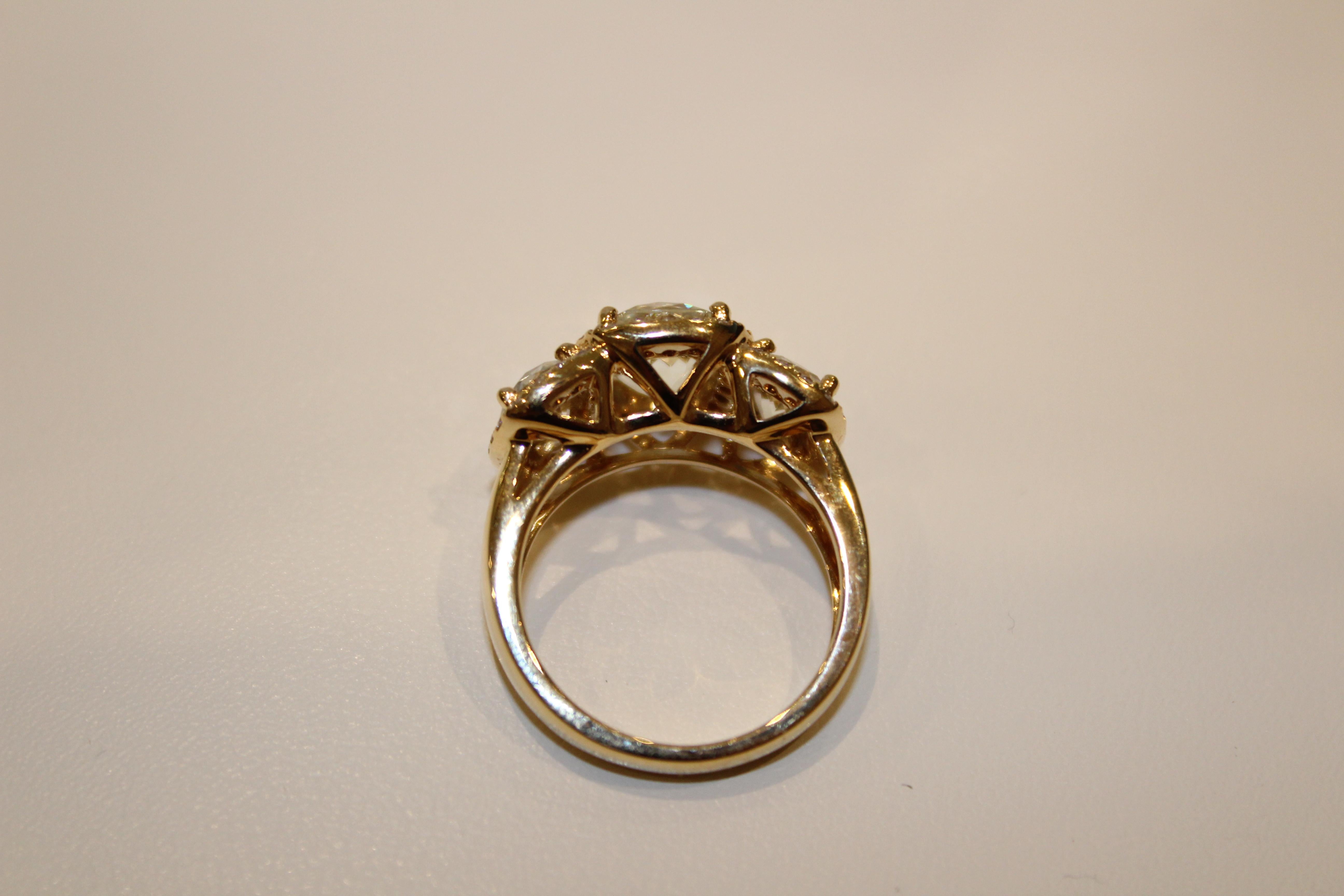 Kiki McDonough 18 Carat Yellow Gold Triple Stone Green Amethyst Cocktail Ring In New Condition For Sale In London, GB