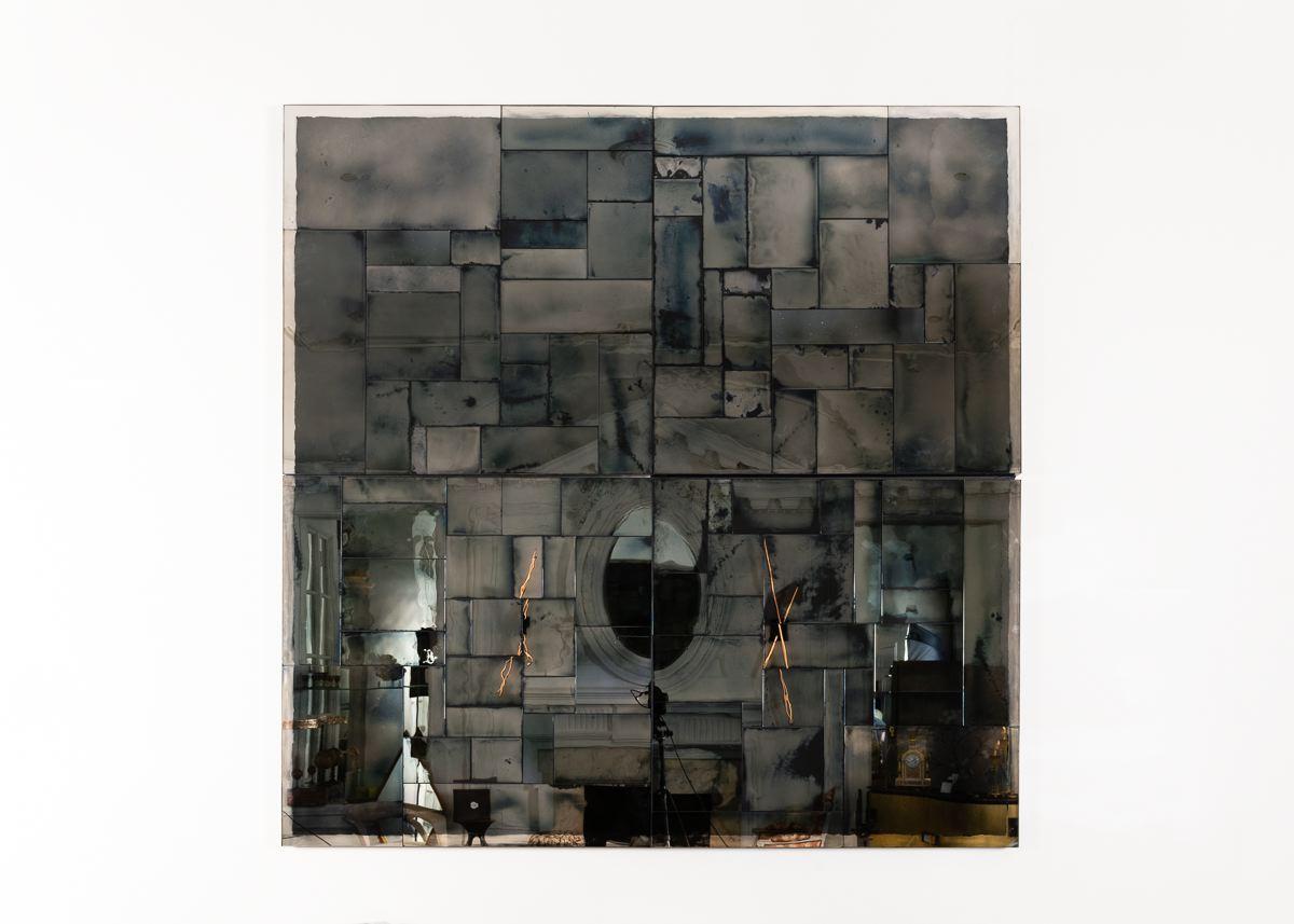 Kiko Lopez, Les 100, miroir mural argenté à la main, France, 2019 Bon état - En vente à New York, NY