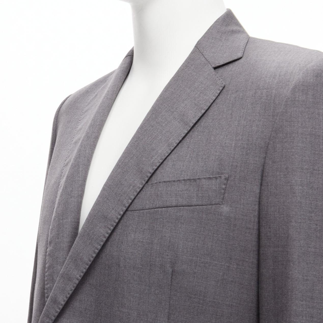 KILGOUR Saville Row grey virgin wool pink lining blazer jacket UK38 M
Reference: YNWG/A00186
Brand: Kilgor
Collection: Saville Row
Material: Virgin Wool
Color: Grey, Pink
Pattern: Solid
Closure: Button
Lining: Pink Fabric
Extra Details: Beautiful