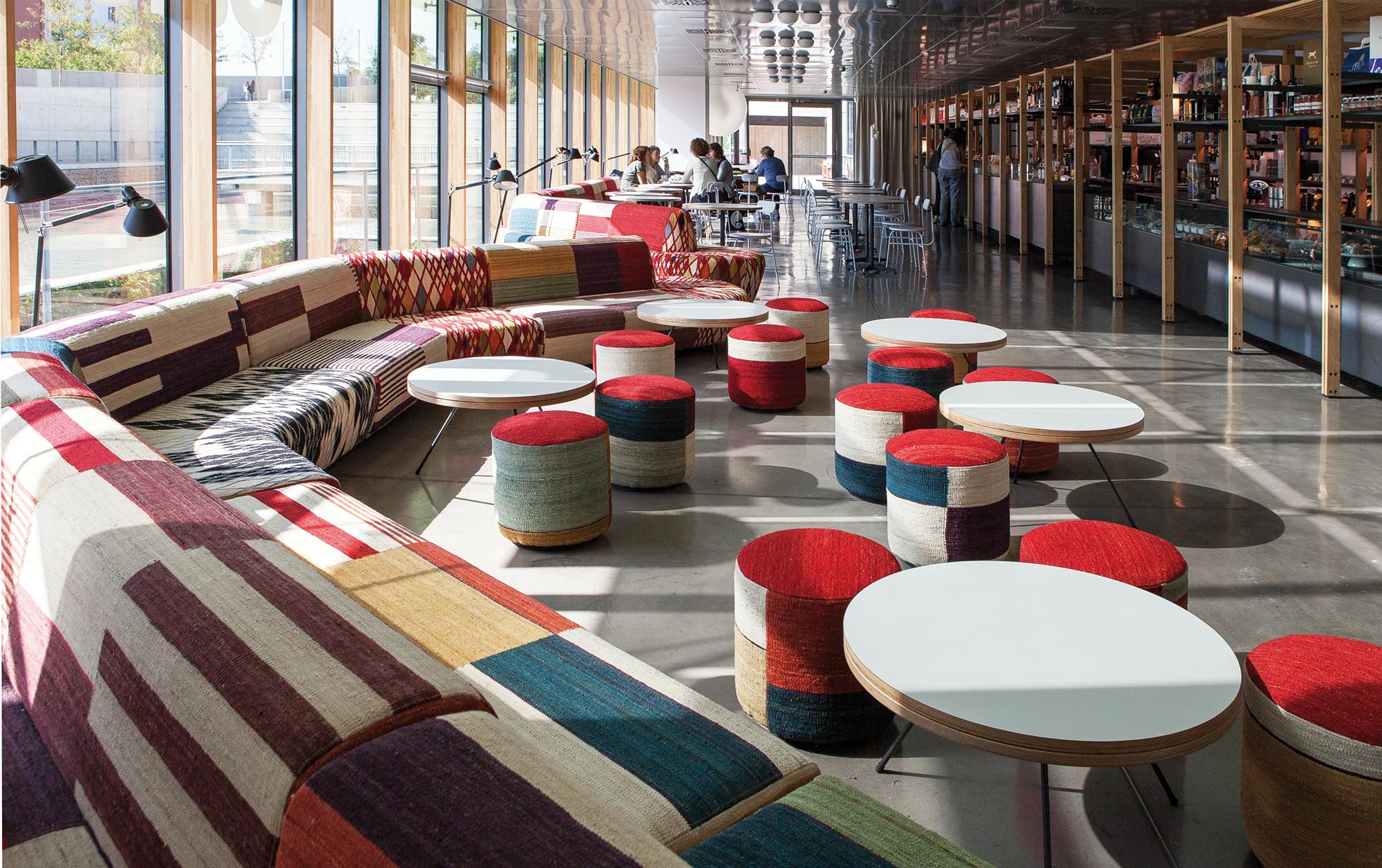 Mid-Century moderno Pouf 'Kilim 3' di Nani Marquina e Marcos Catalán per Nanimarquina in vendita