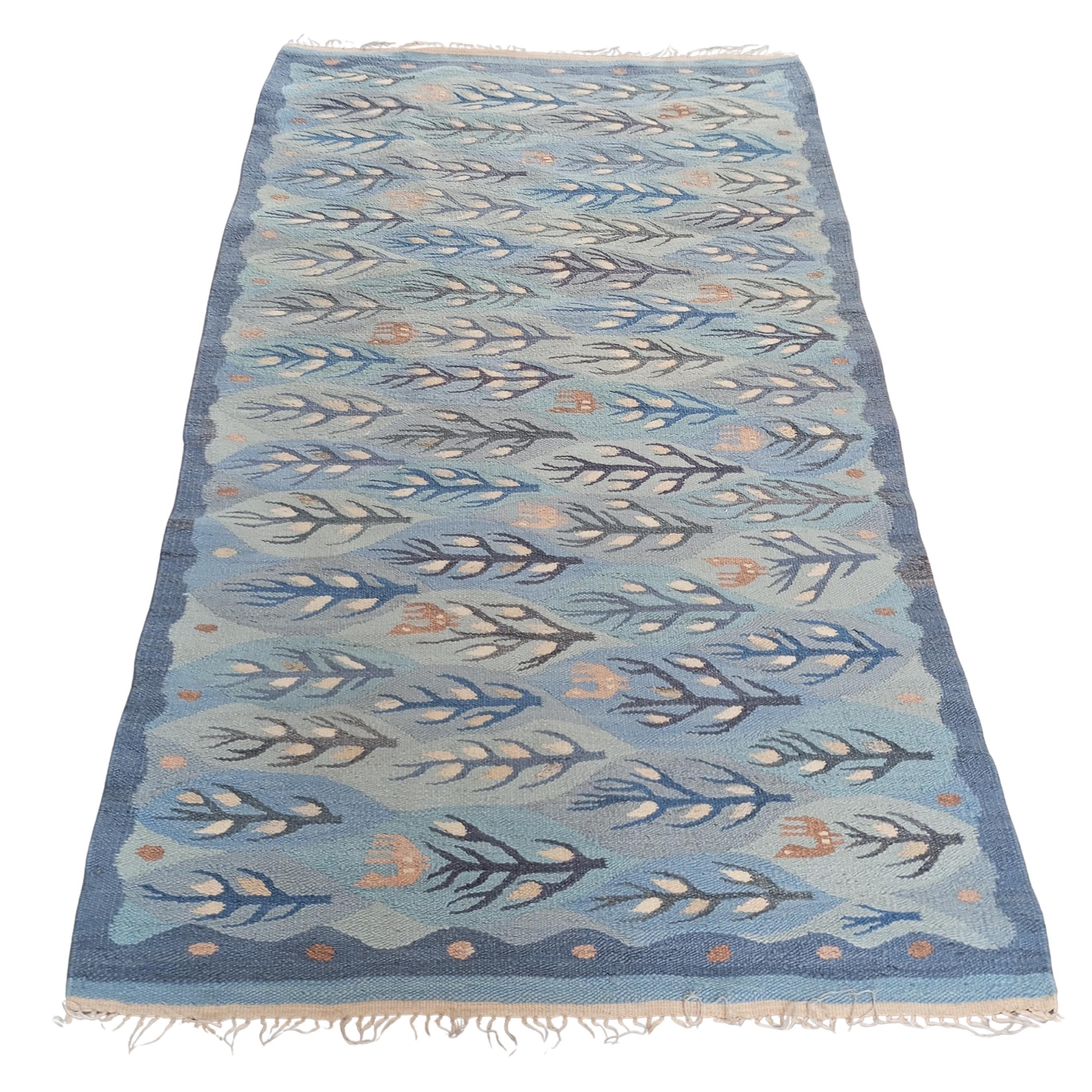 Kilim/arazzo tessuto a mano in lana vintage anni ‘70 azzurro in vendita