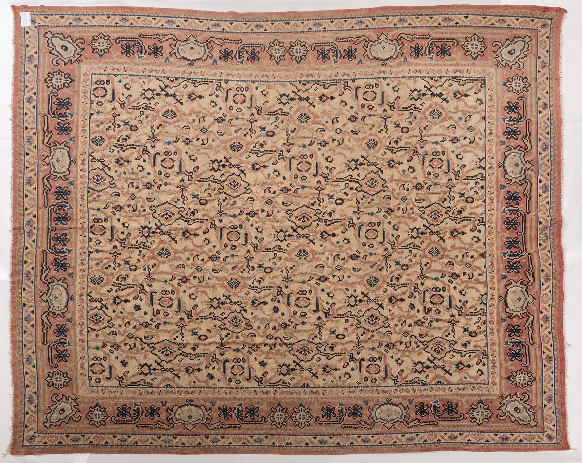 nr. 575 -  Discreet pale rose color for this elegant Bessarabia vintage kilim with nice measures, suited for a sitting or a sleeping room.
Interesting also without the usual central medallion. 
Interesting  final price for closing activities, even