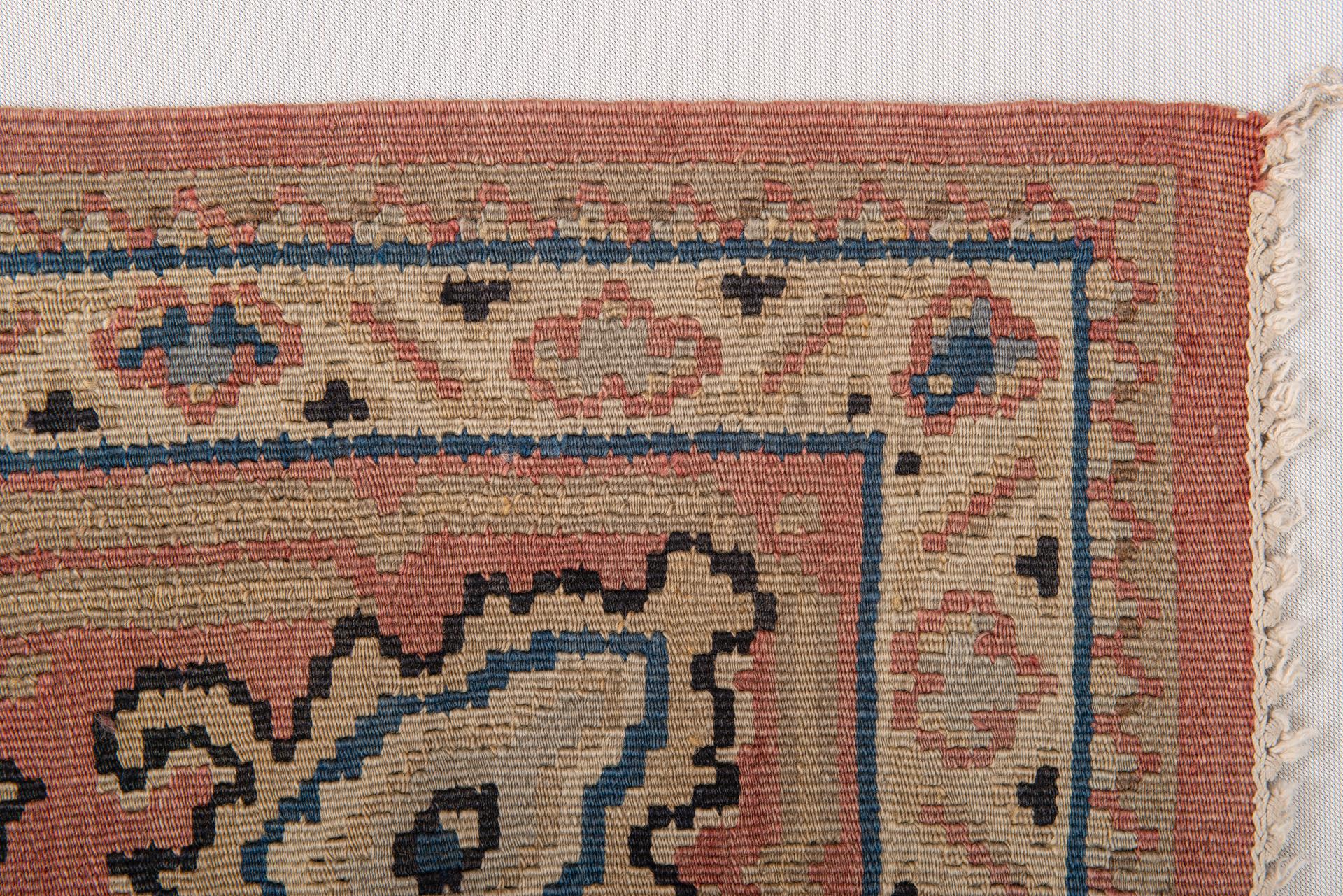 Large Kilim Bessarabia with Pale Colors In Excellent Condition For Sale In Alessandria, Piemonte