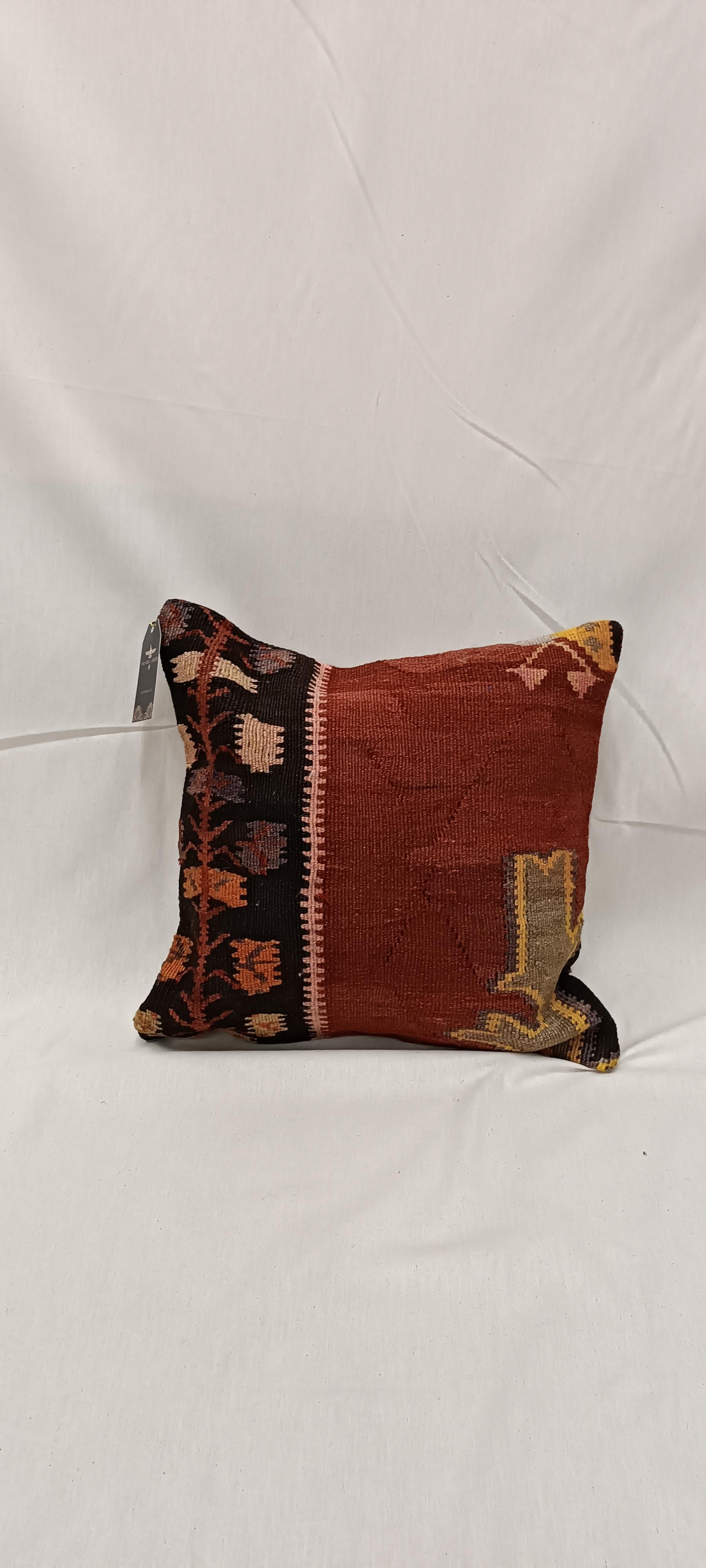 Hollywood Regency Housse de coussin Kilim Bourgogne Tribal Zigzag Laine Coussin Géométrique Contemporain en vente