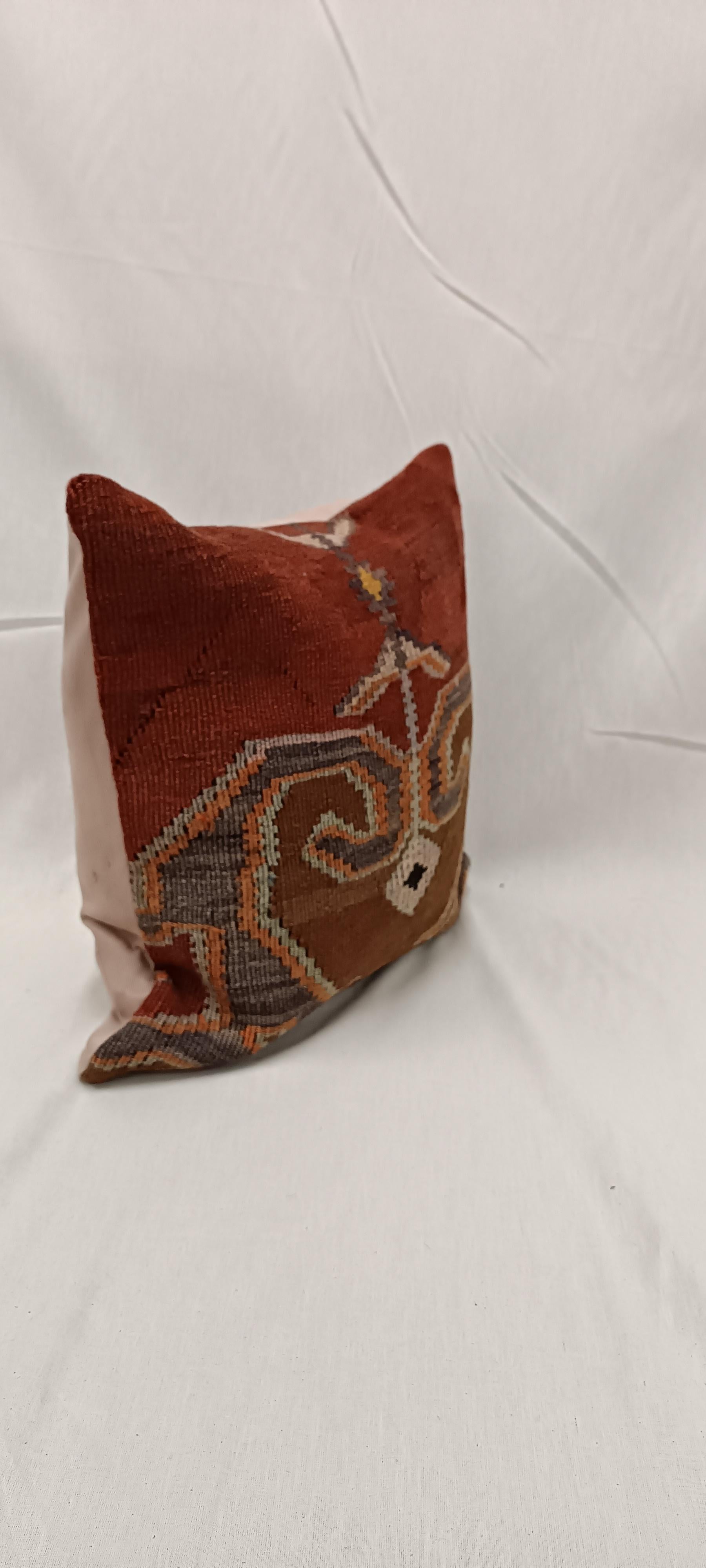 Kilim Kissenbezug, Multicolor Tribal Zigzag Wolle Kissen Zeitgenössisch Geometrisch (Stammeskunst) im Angebot