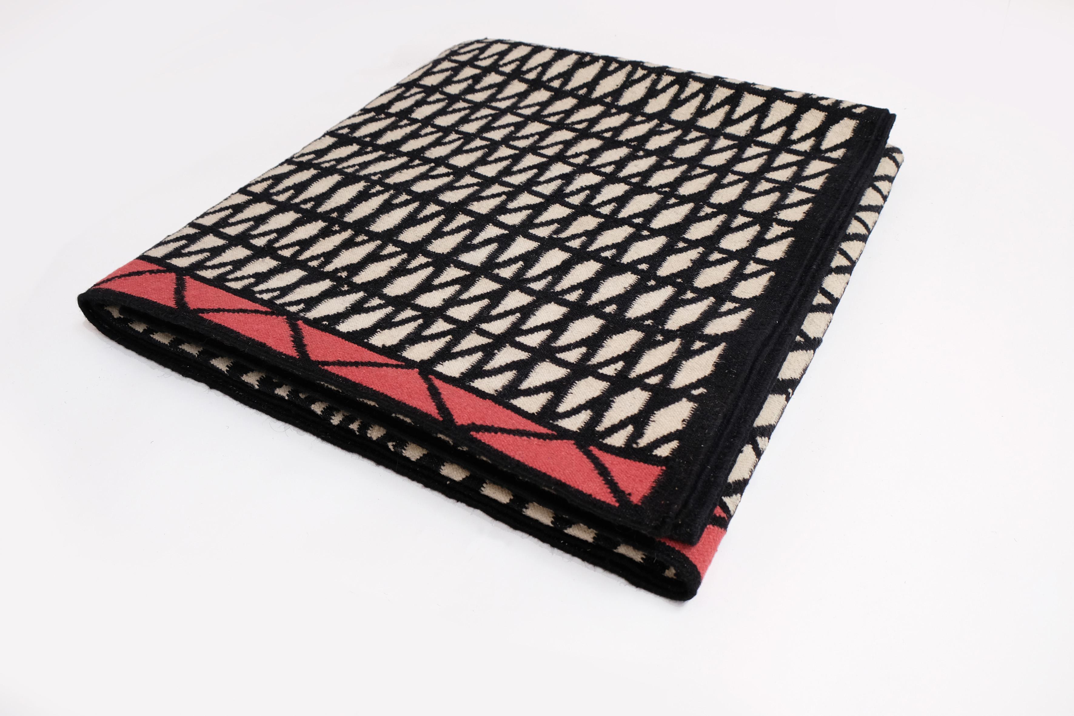 Kelim-Hutch I – Modernes Design Teppich aus Wolle und Baumwolle, handgewebt, Paolo Giordano (21. Jahrhundert und zeitgenössisch) im Angebot