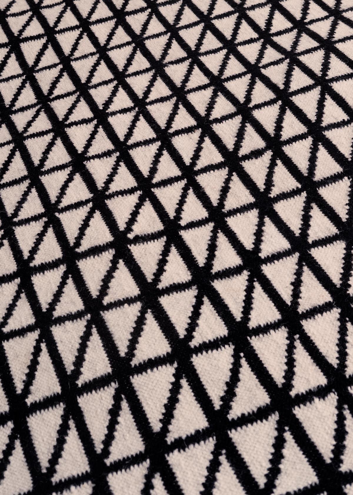 Kelim Hatch IV – Moderner Design-Teppich aus Wolle und Baumwolle, handgewebt von Paolo Giordano im Zustand „Neu“ im Angebot in MILANO, ML