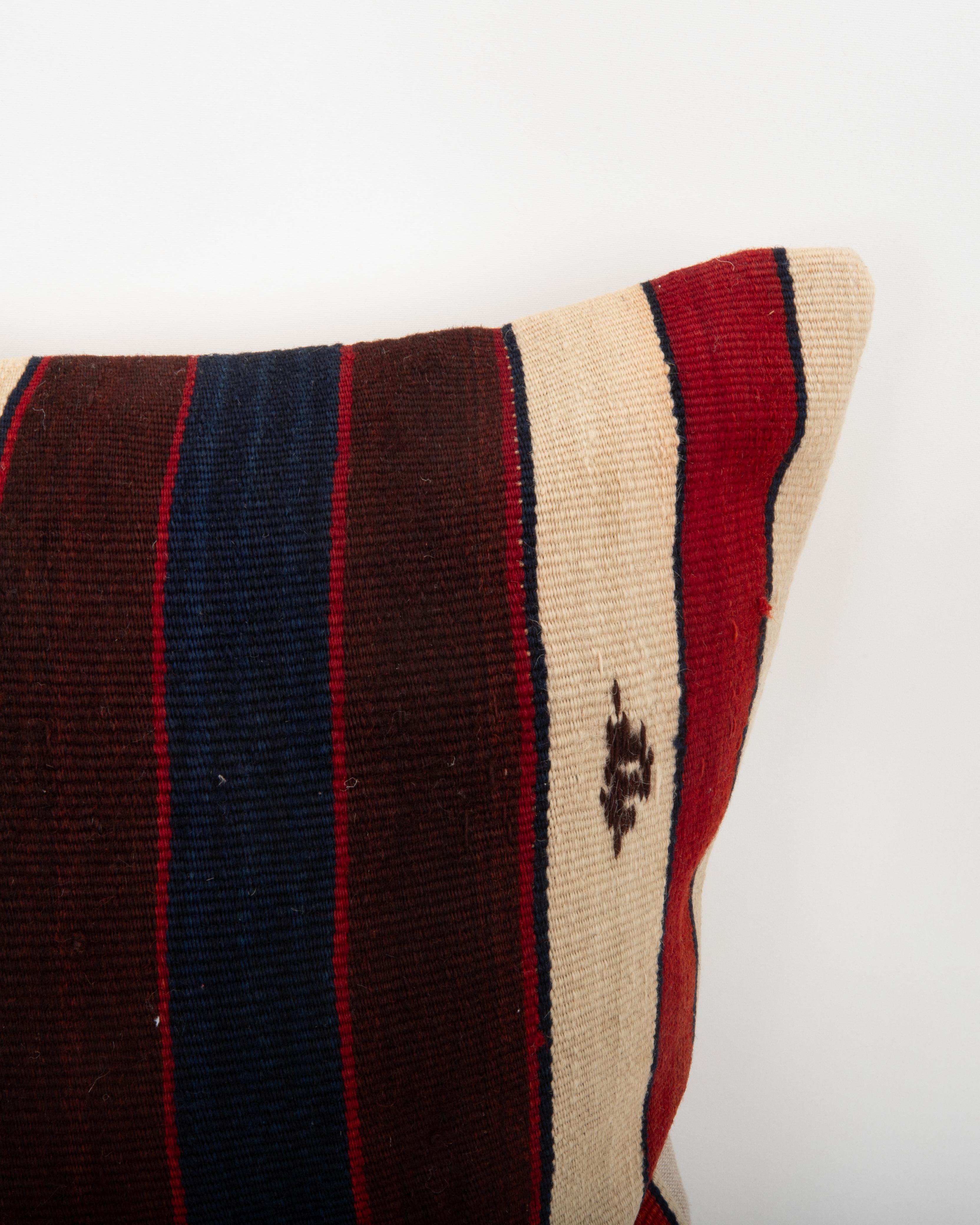 Kilim Pillowcase made from a 19th C. Eastern Anatolian kilim Fragment (Kelim) im Angebot