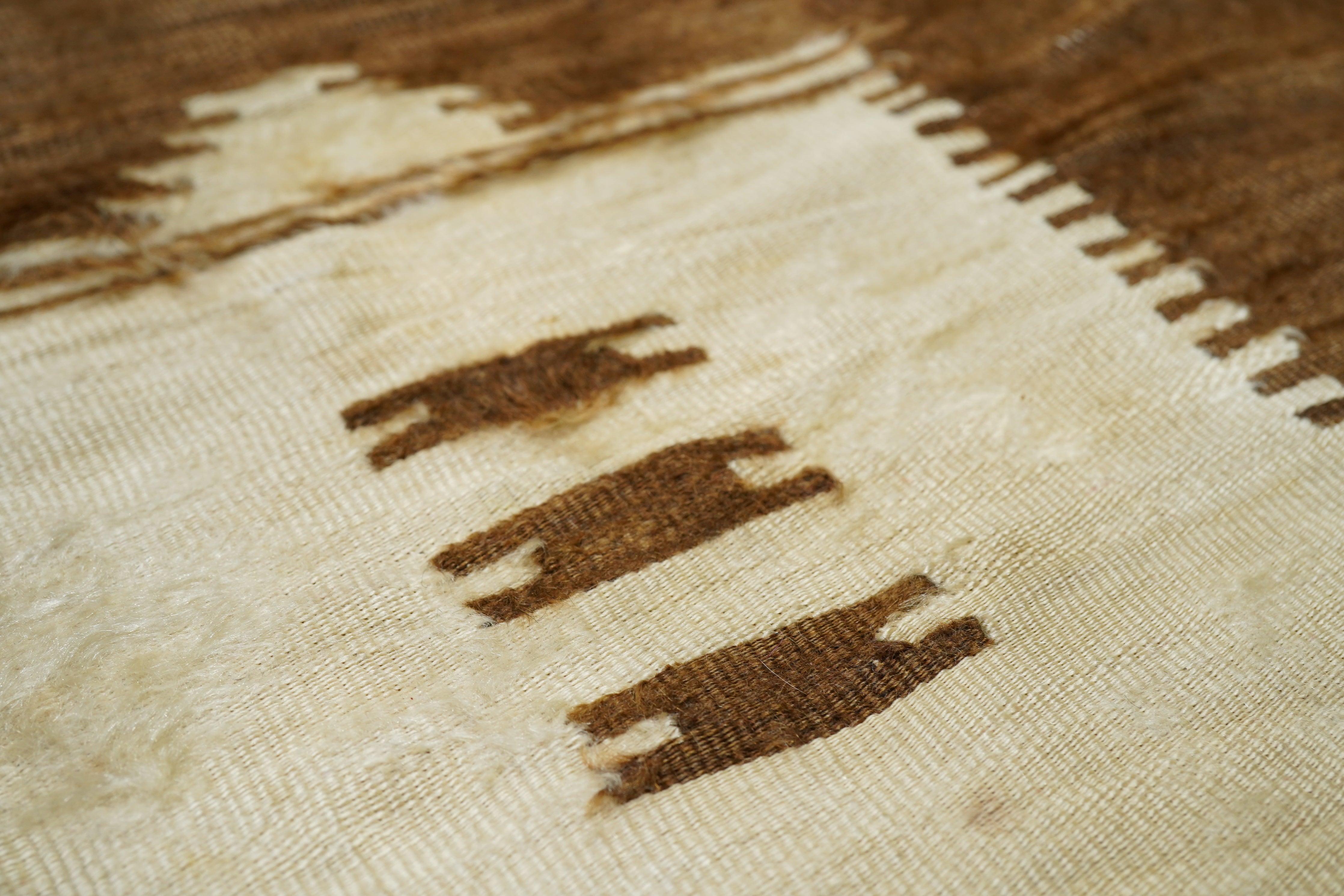 Laine Rug & Kilim 4'9'' x 6'3'' en vente